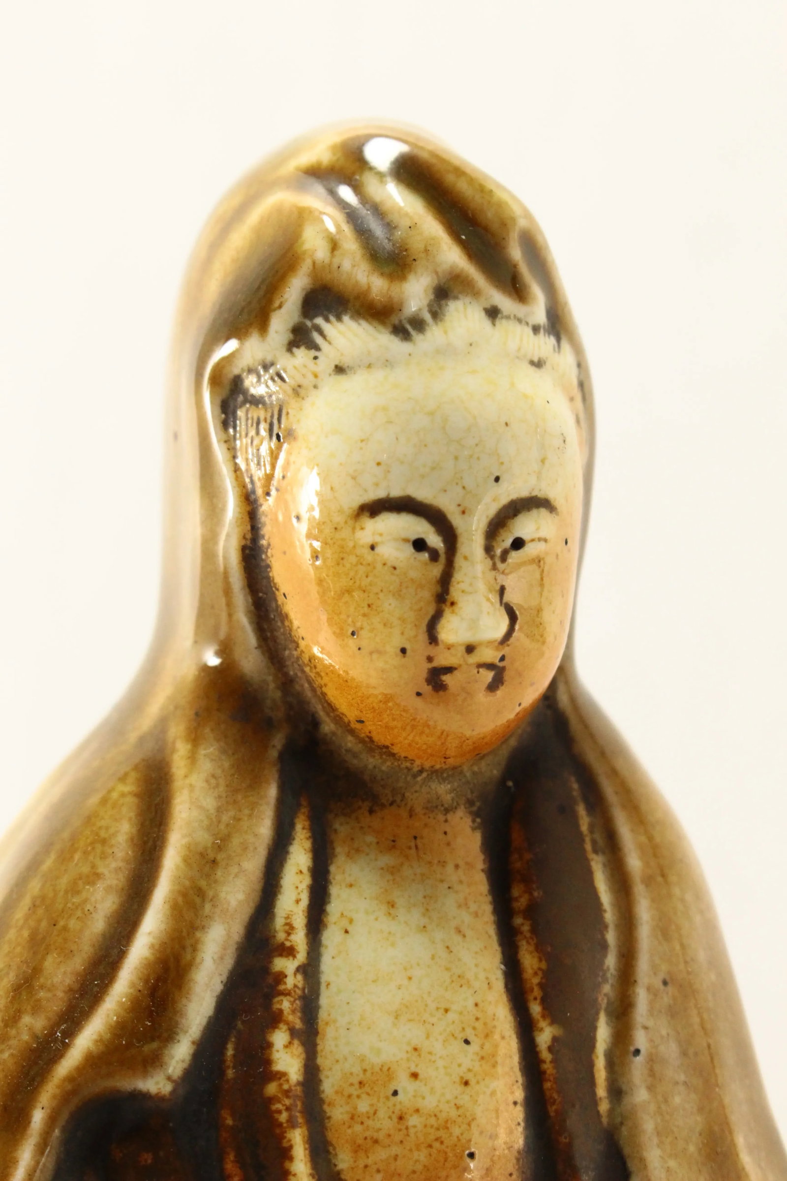 19th Century Joseon Dynasty Korean Ceramic Guanyin / Quan Yin / Gwan-Eum Figurine - 8