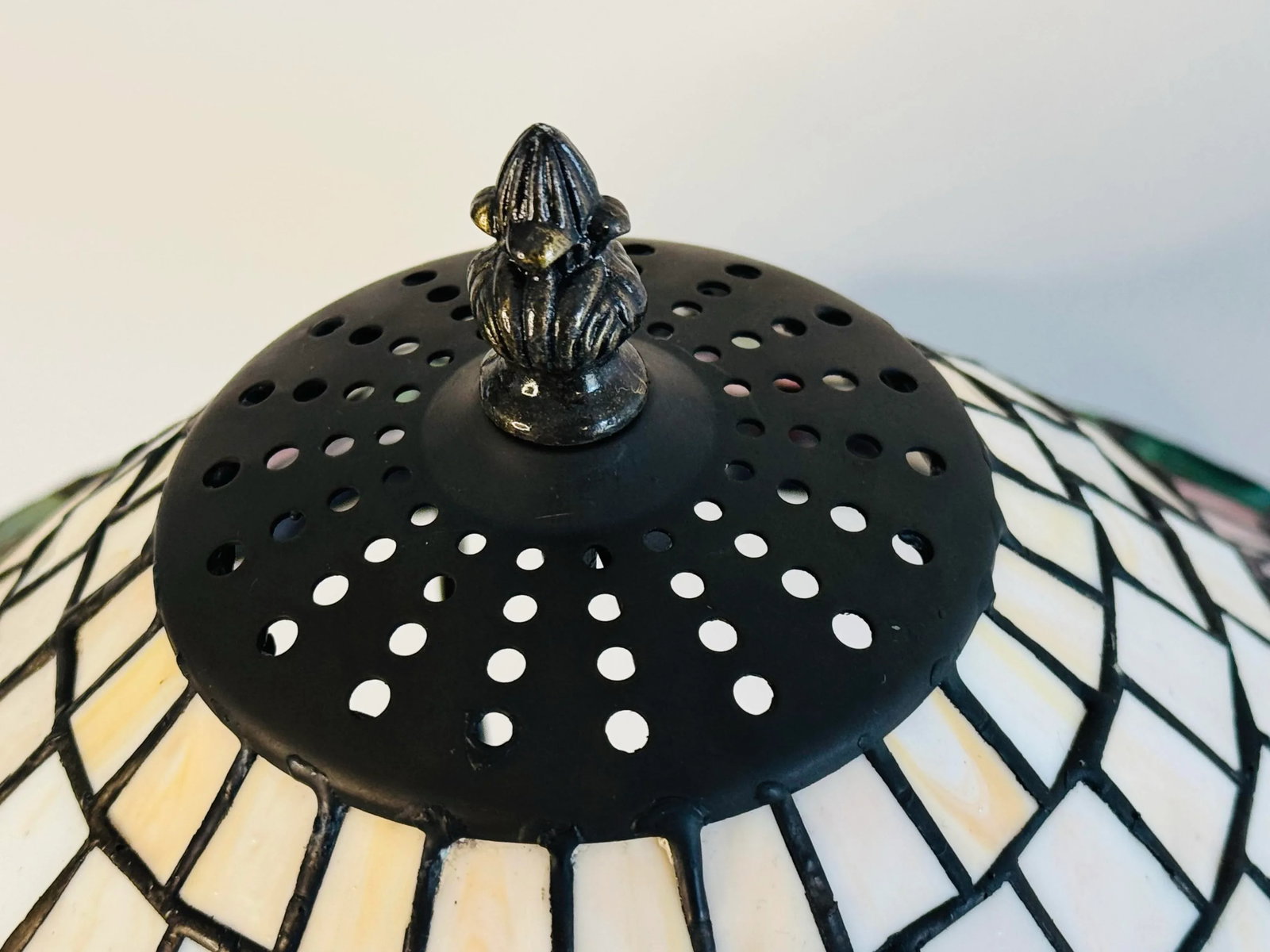 Vintage Stained Glass Table Lamp With Bronze Base - 5