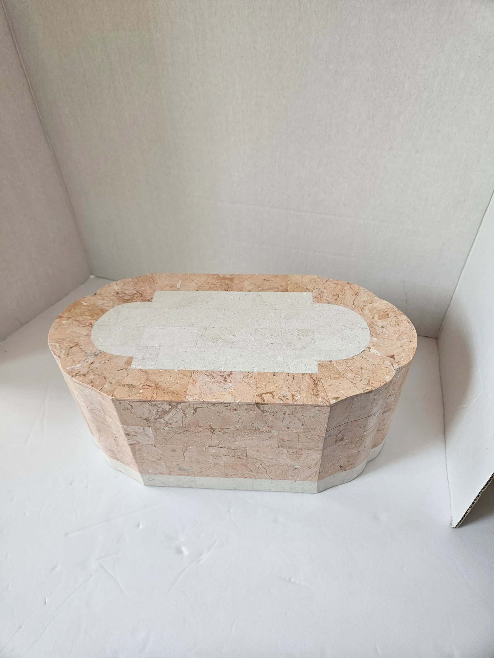 1970s Deep Tessellated Velvet Lined Jewelry Case - 4