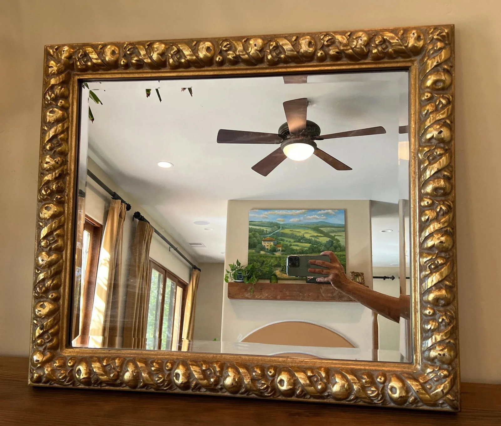 1980s Della Robbia Style Carved Gold Gilt Mirror - 2