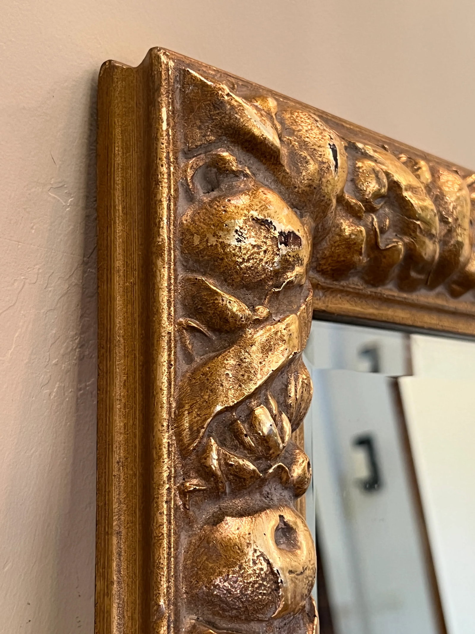 1980s Della Robbia Style Carved Gold Gilt Mirror - 4