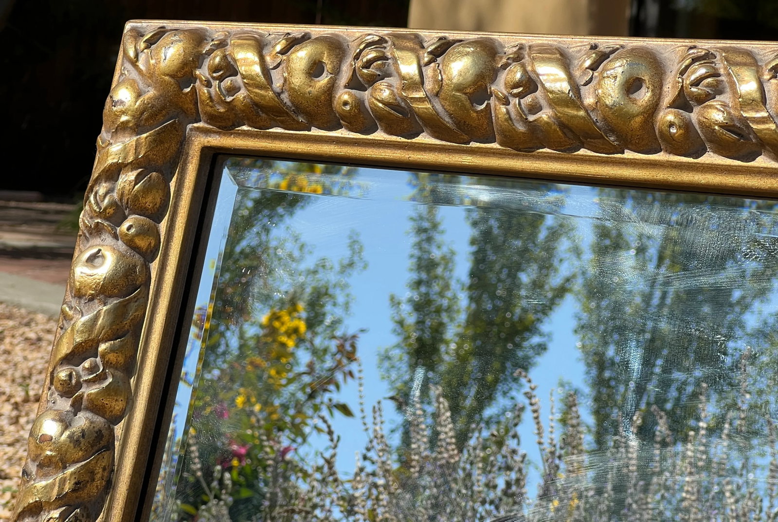 1980s Della Robbia Style Carved Gold Gilt Mirror - 7