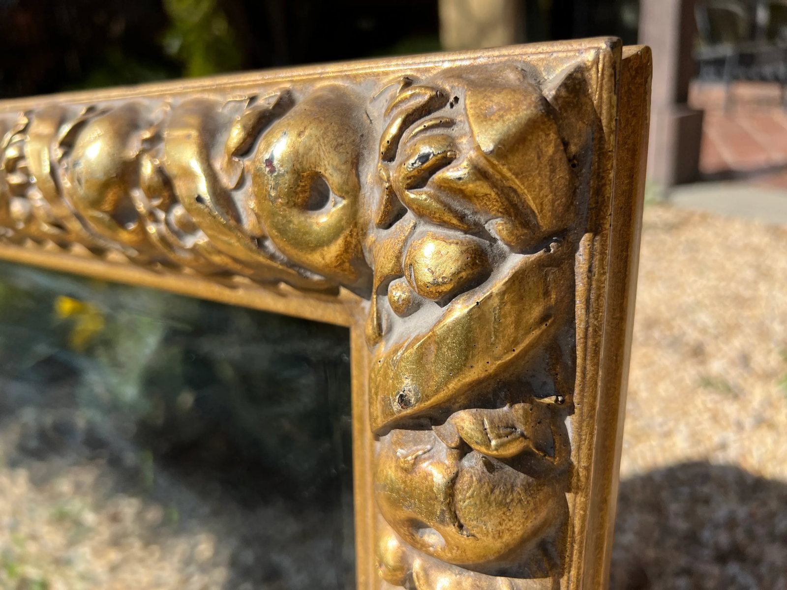 1980s Della Robbia Style Carved Gold Gilt Mirror - 9