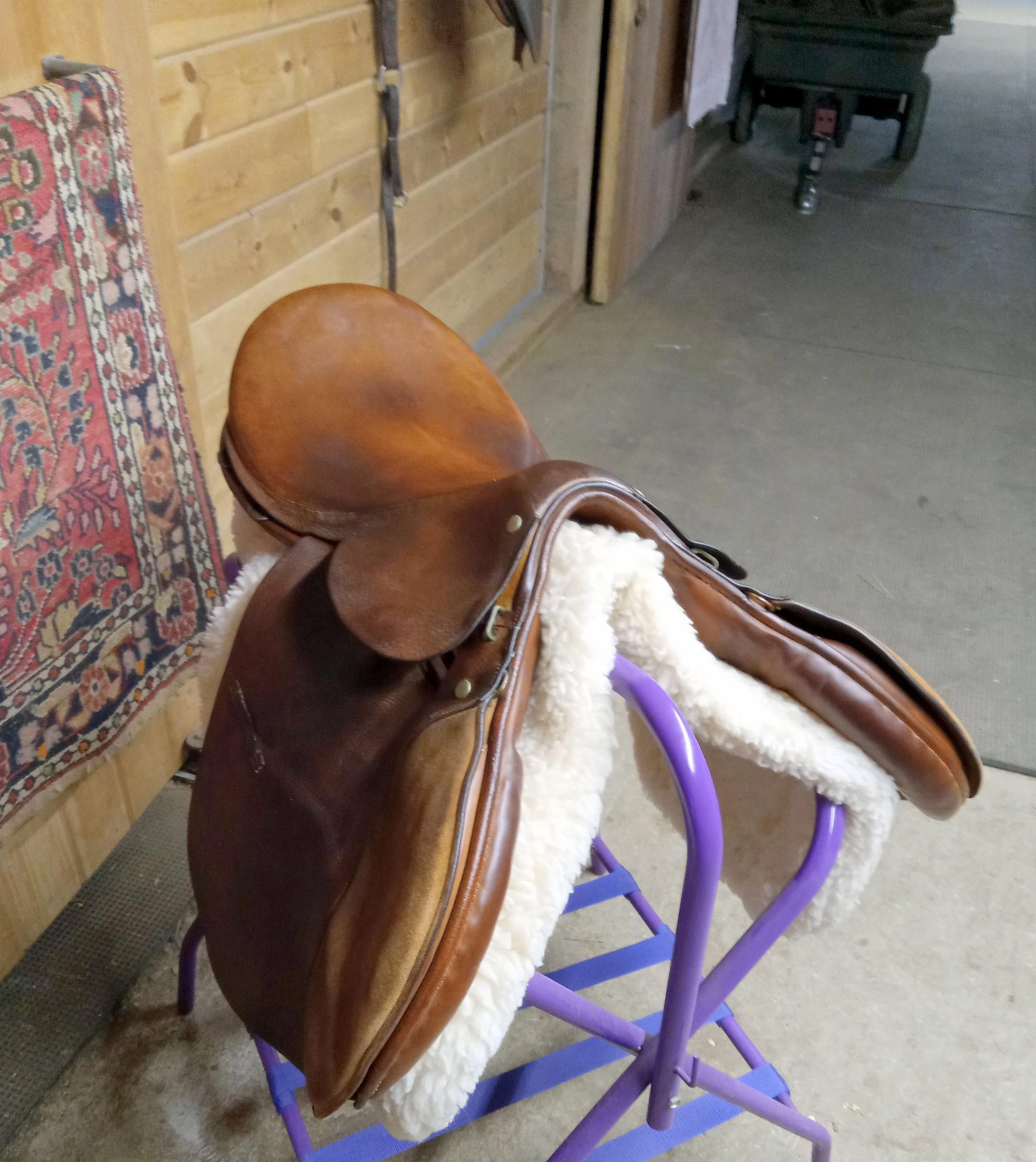 Vintage Mid Century Equestrian Saddle Made in England for Barrington Saddlery - 4