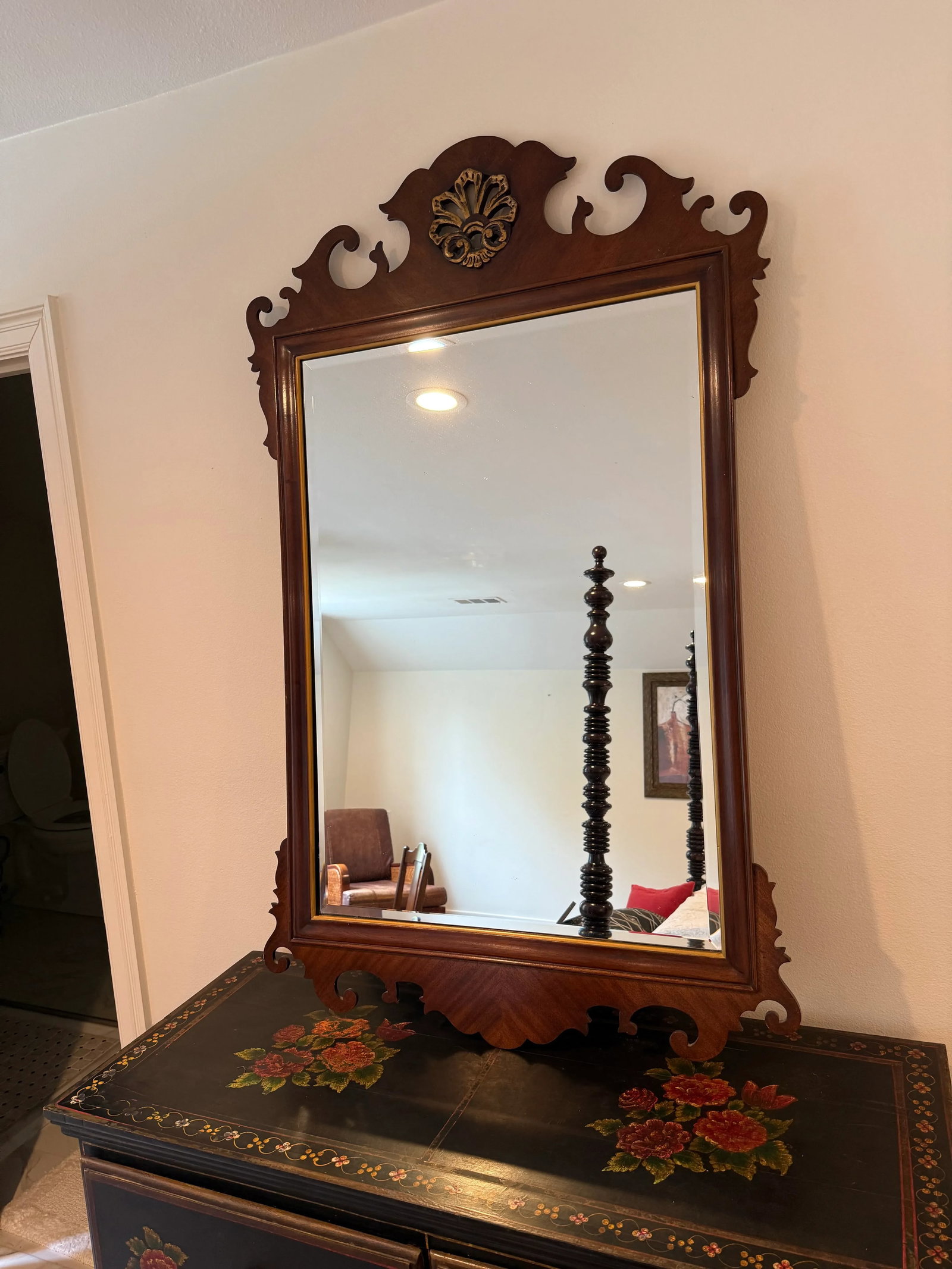 Mid 20th Century Drexel Heritage Chippendale Style Mahogany Mirror With Gilded Accent - 2