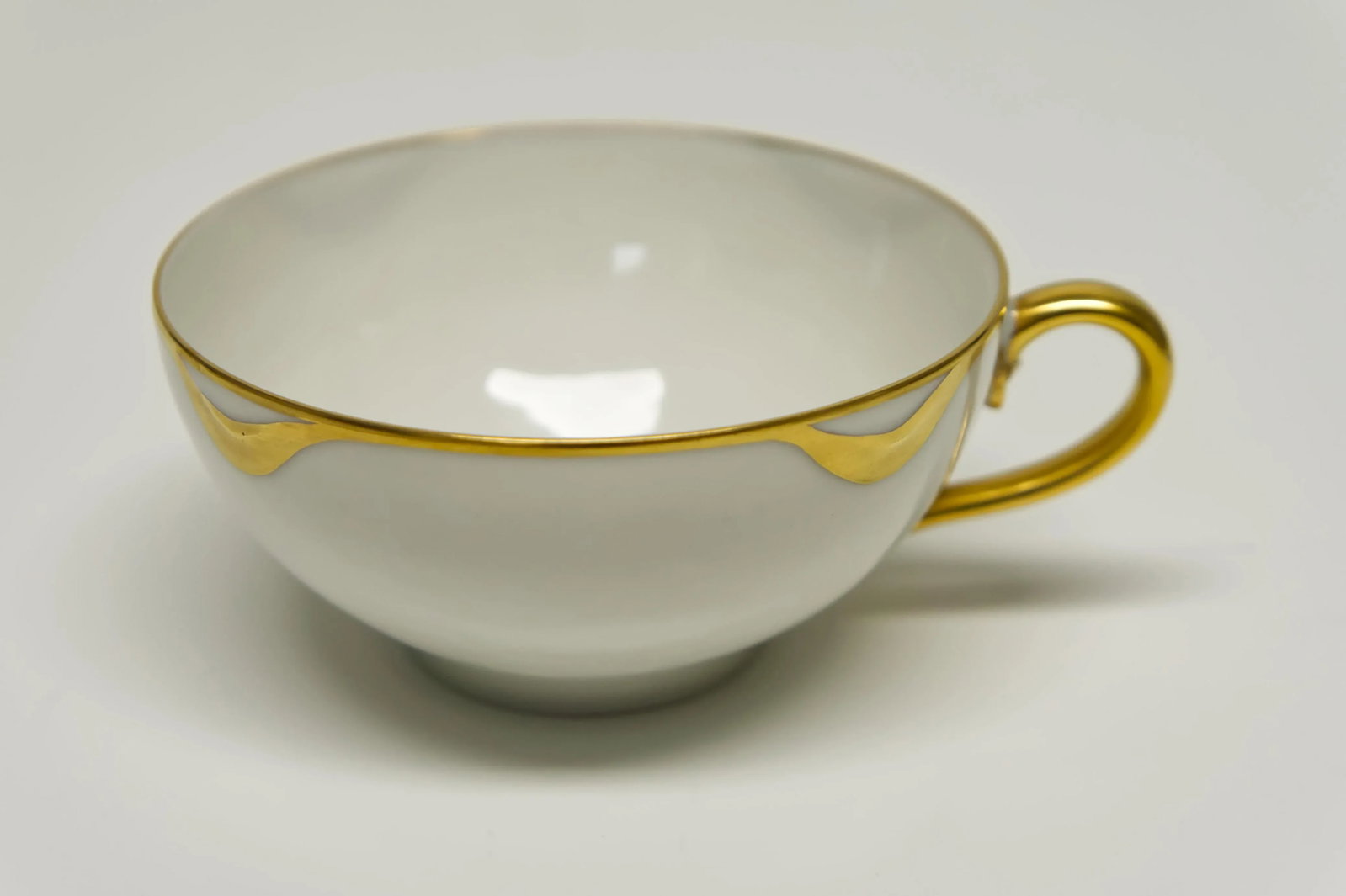 Haviland Limoges Silver Anniversary Tea Cups & Saucers Set of 32 - 7