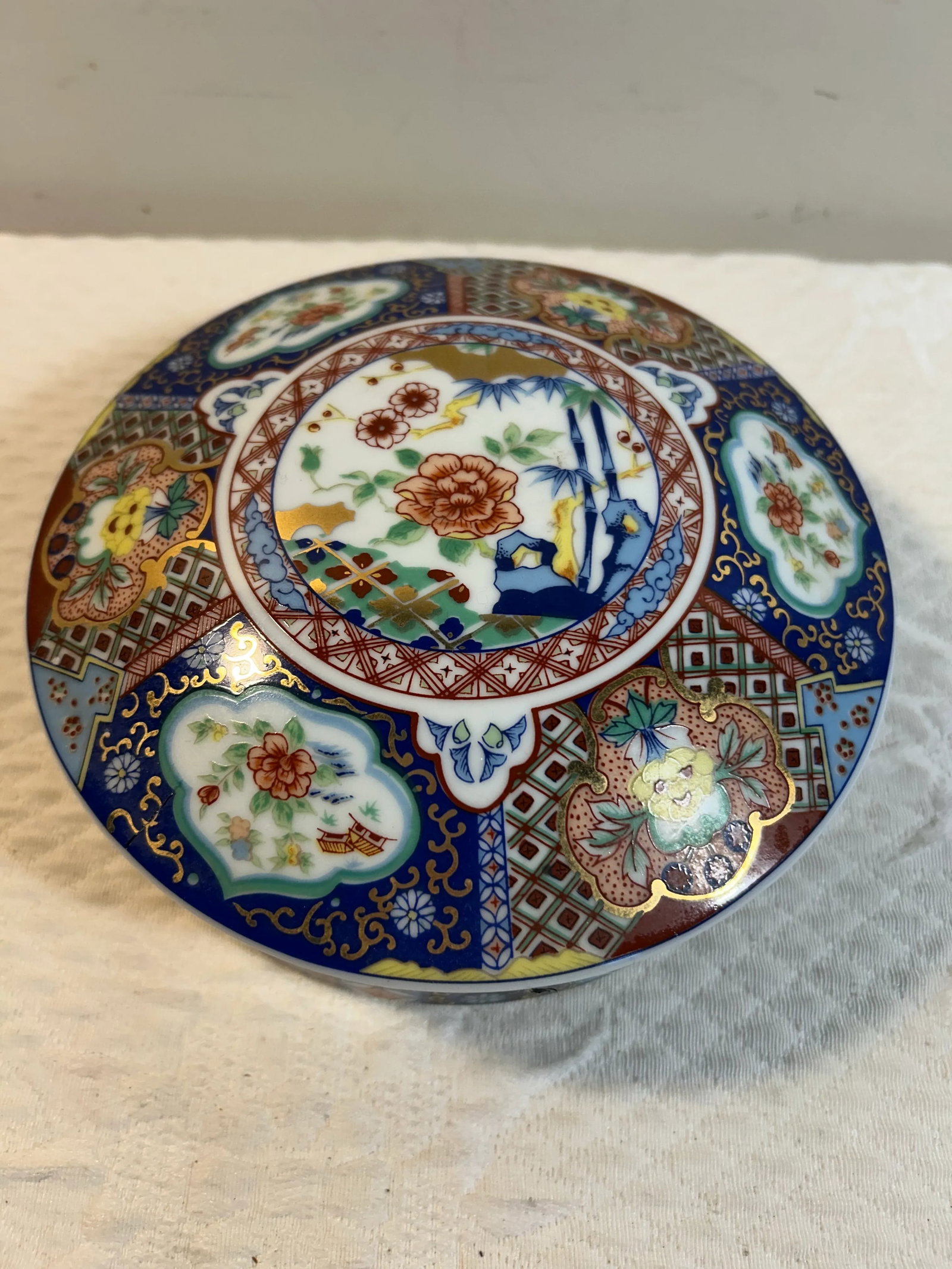 Vintage Chinese Rose Medallion Round Porcelain Trinket Box - 3