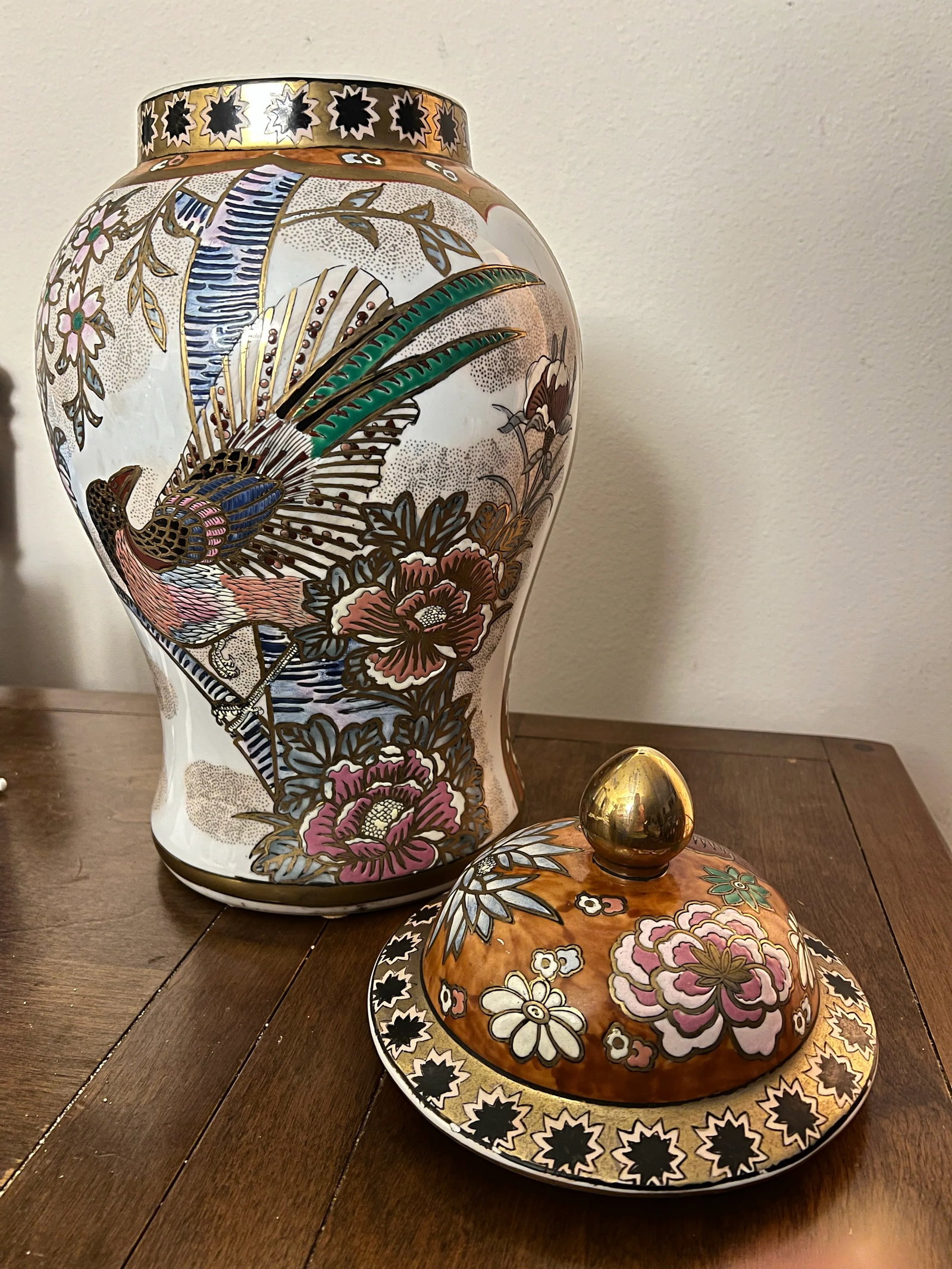 1960s Large Ginger Jar Gilted With Floral & Bird Motif - 2