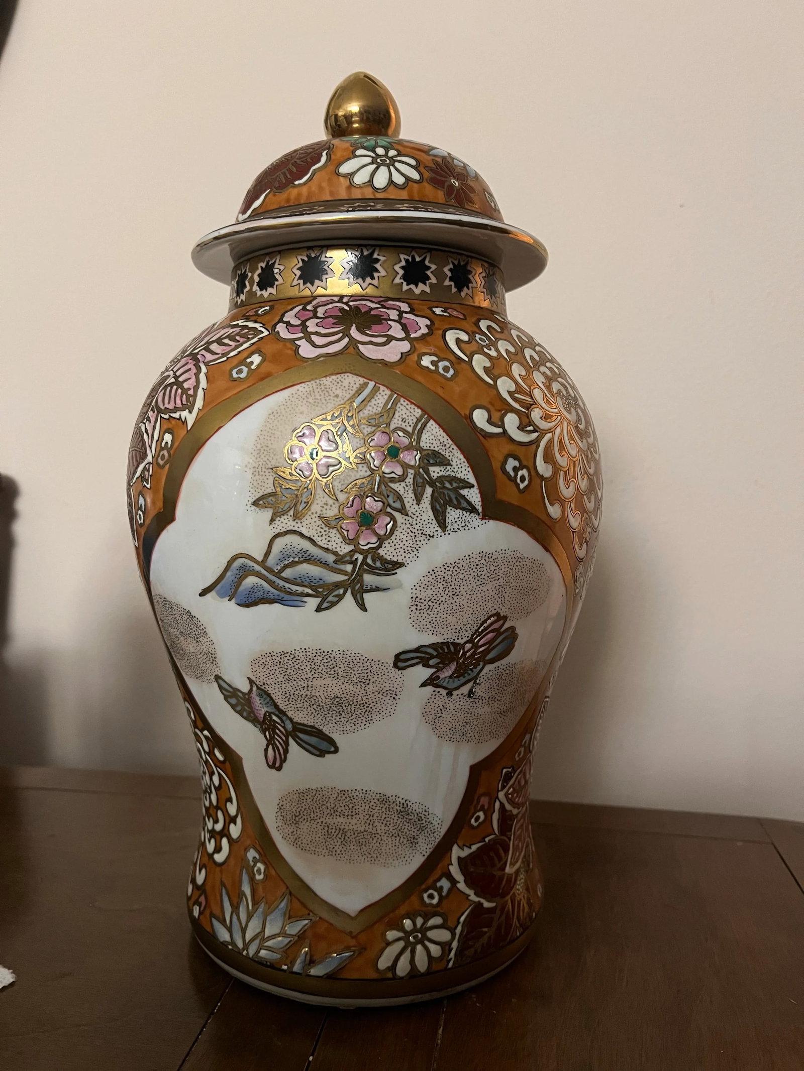 1960s Large Ginger Jar Gilted With Floral & Bird Motif - 6