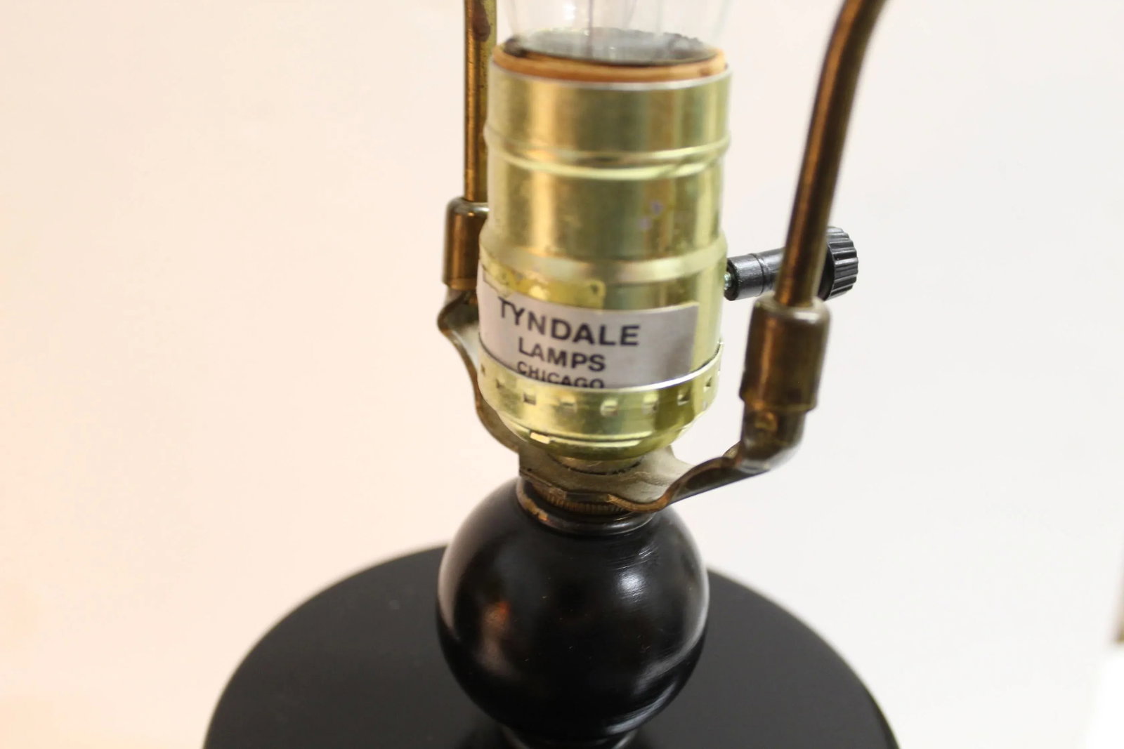 1989 Tyndale Lamp Co Small Table Lamp - 5