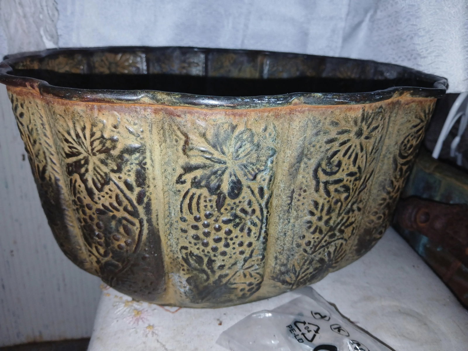 Late 19th Century Victorian Repousse Copper Floral Scalloped Jardiniere Planter - 3