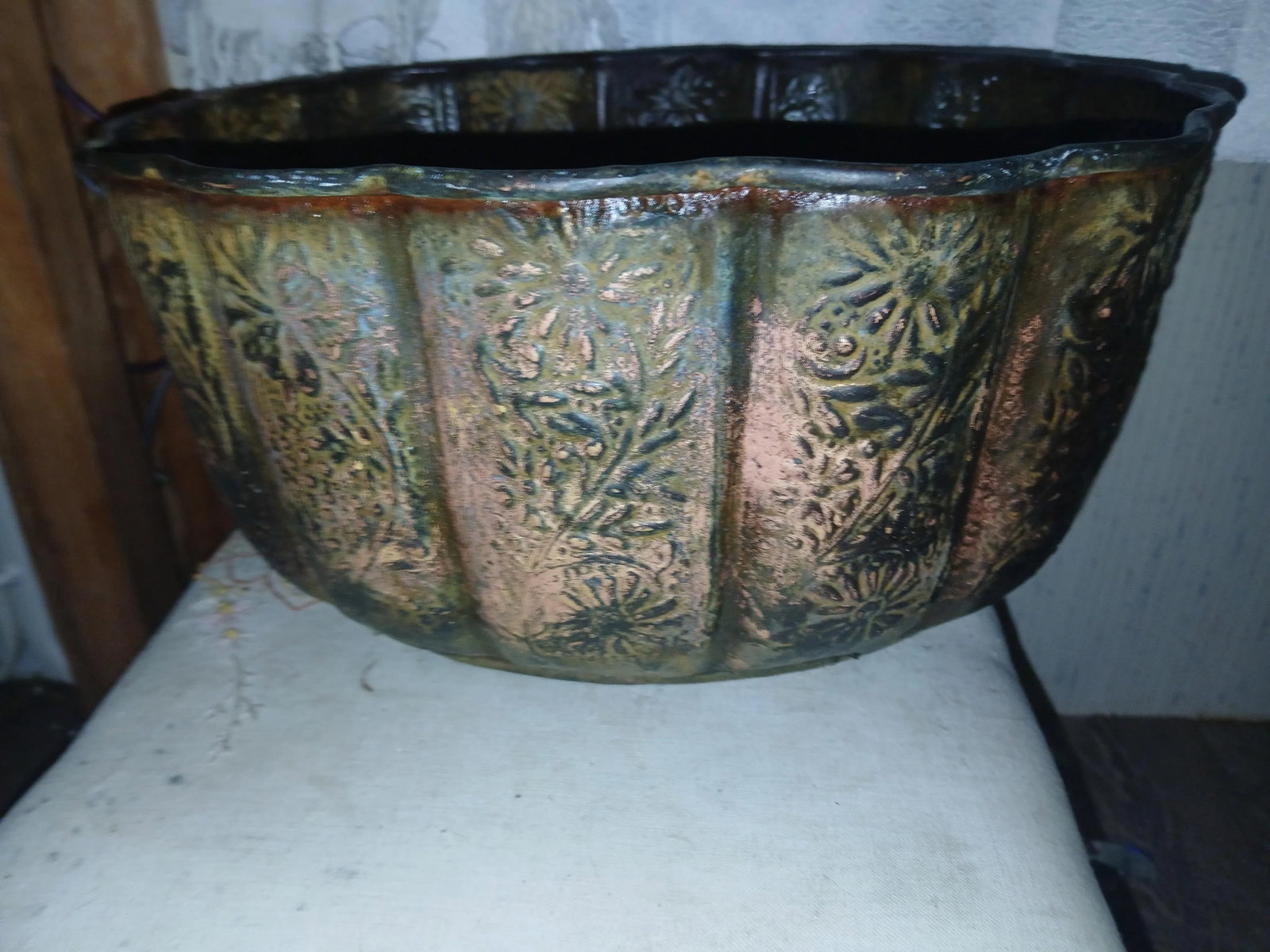 Late 19th Century Victorian Repousse Copper Floral Scalloped Jardiniere Planter - 7