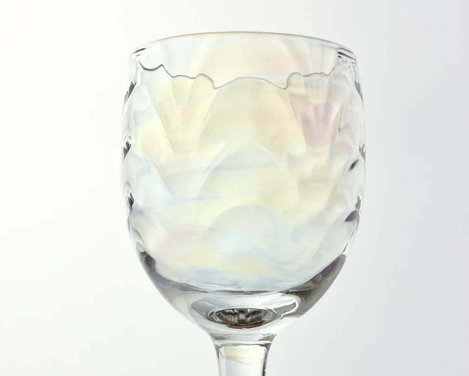 1960s Set of 15 Iridescent Pearl Rainbow Optic Swag Cordial Wine Glasses - 5