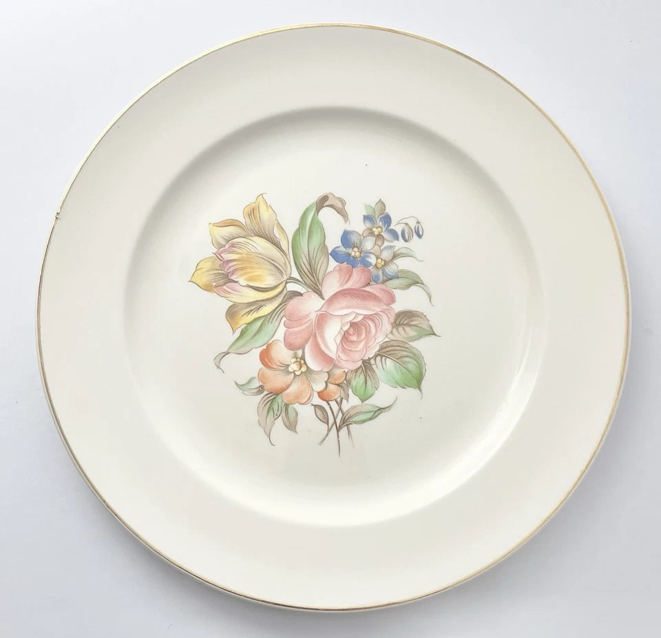 1940s Edwin Knowles 18-Piece Ceramic Dinnerware Set, Floral Motif - 2