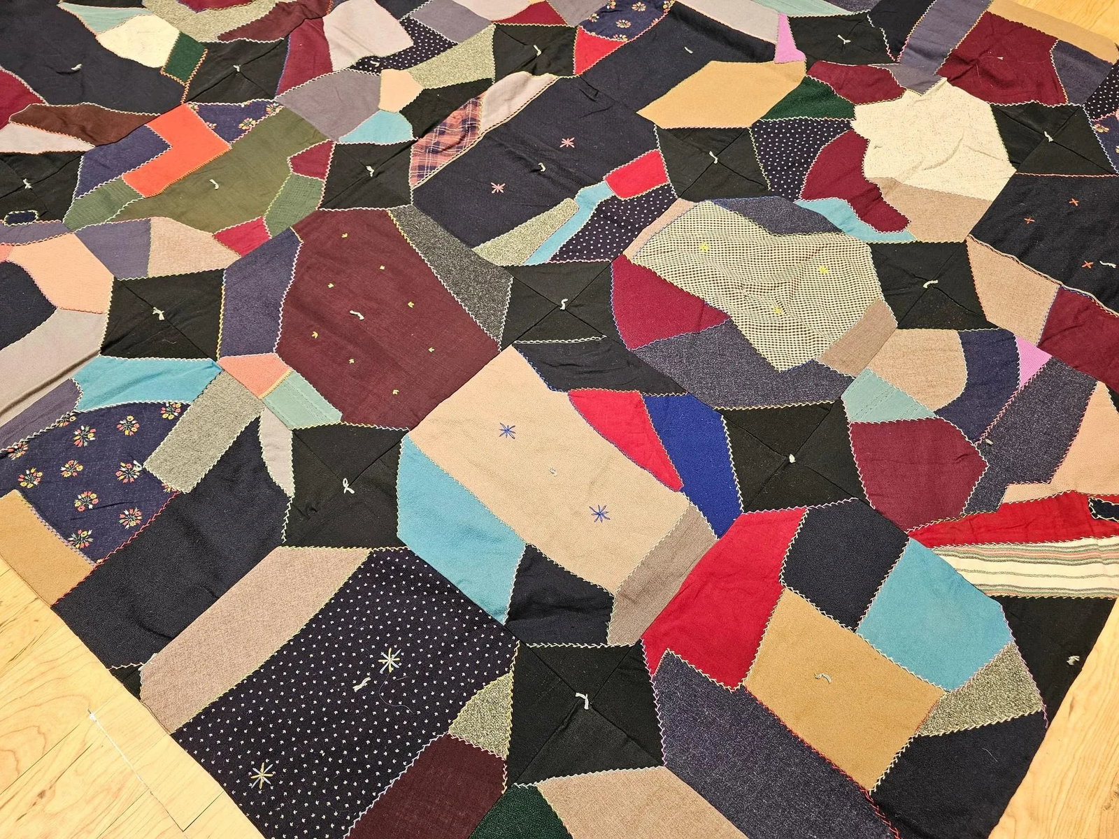 Early 20th Century American Crazy Quilt - 10