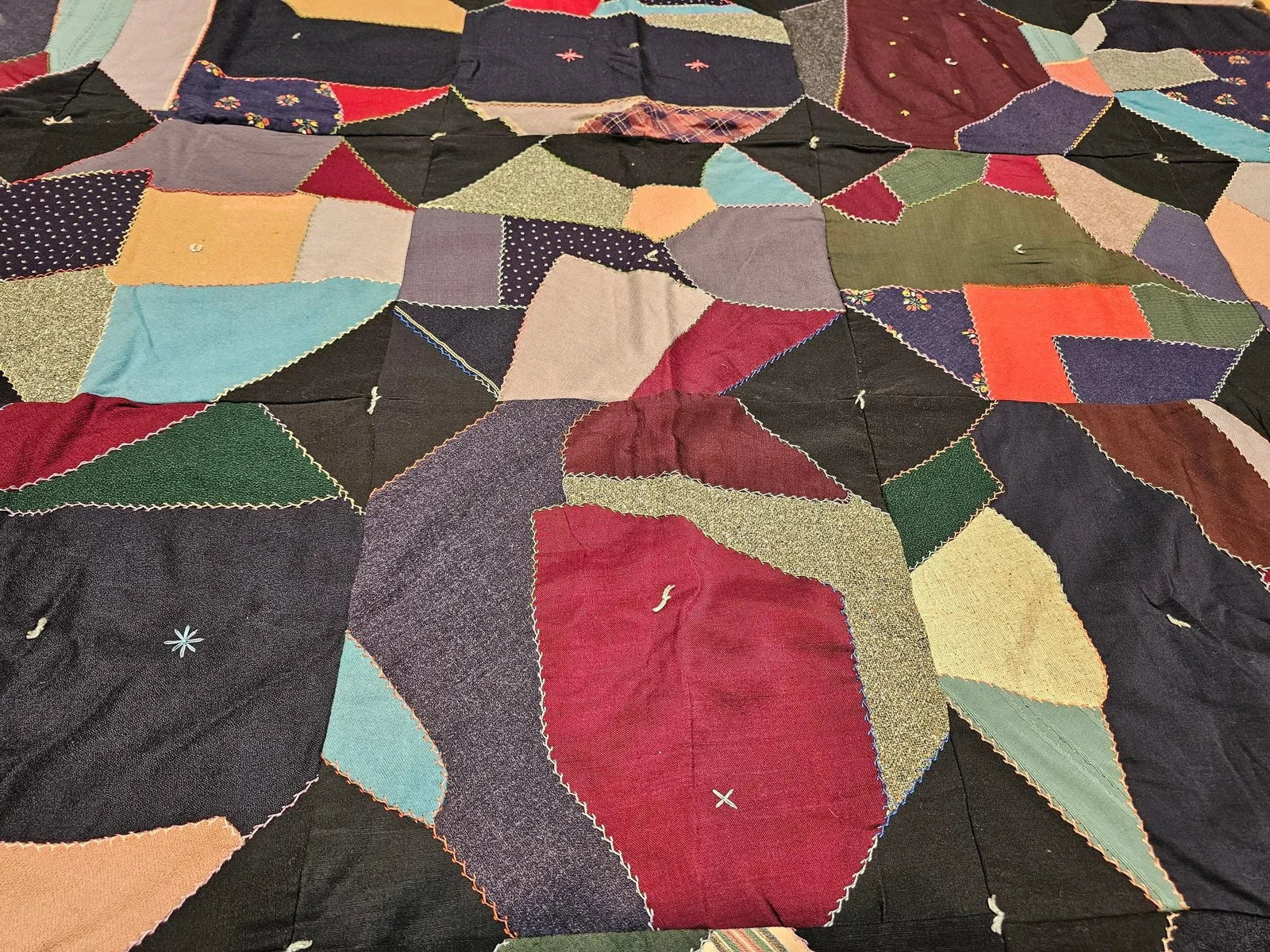 Early 20th Century American Crazy Quilt - 11