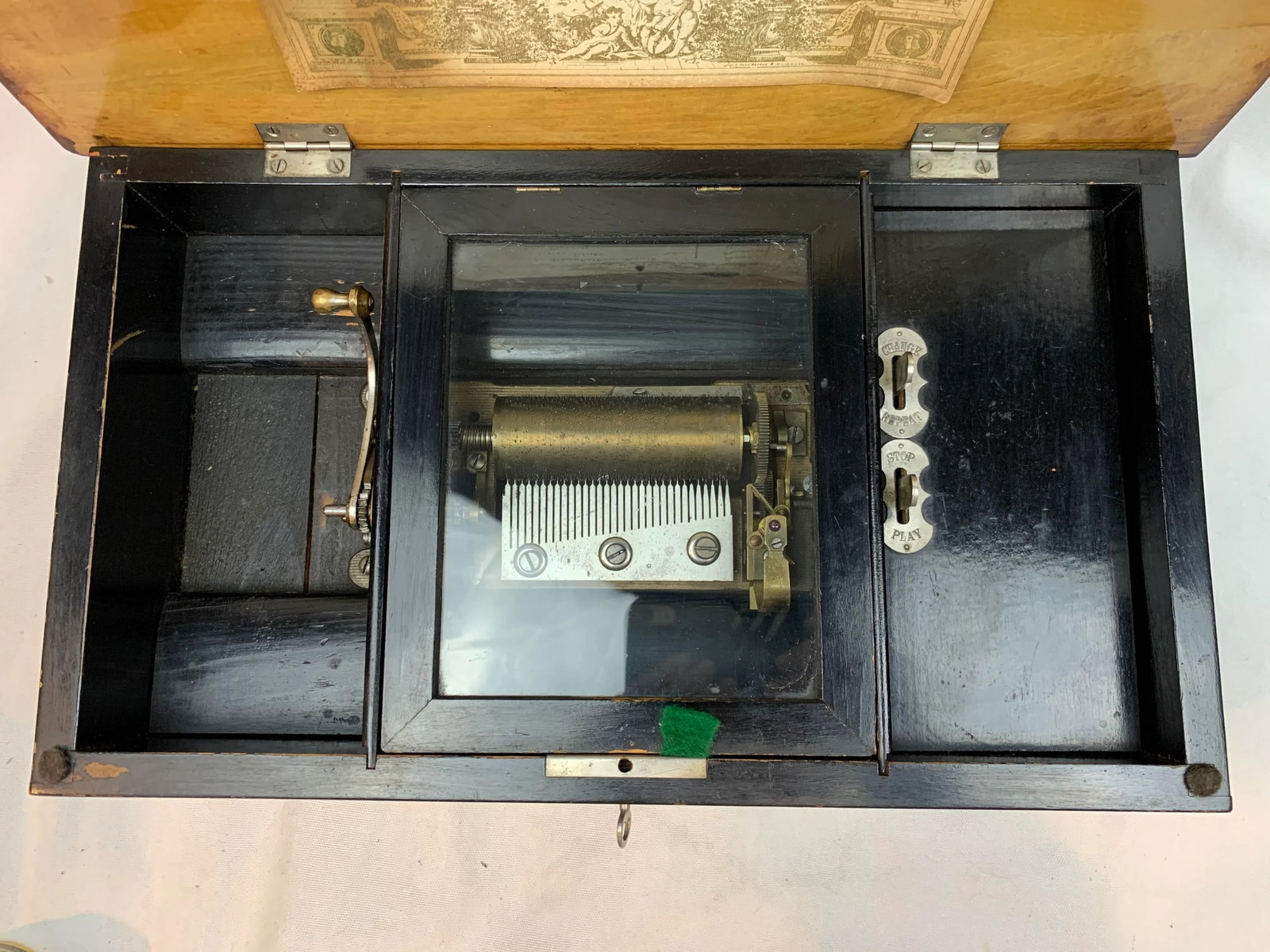 Swiss Music Box, Etouffoirs en Acier 6 Airs Late 1800's - 3
