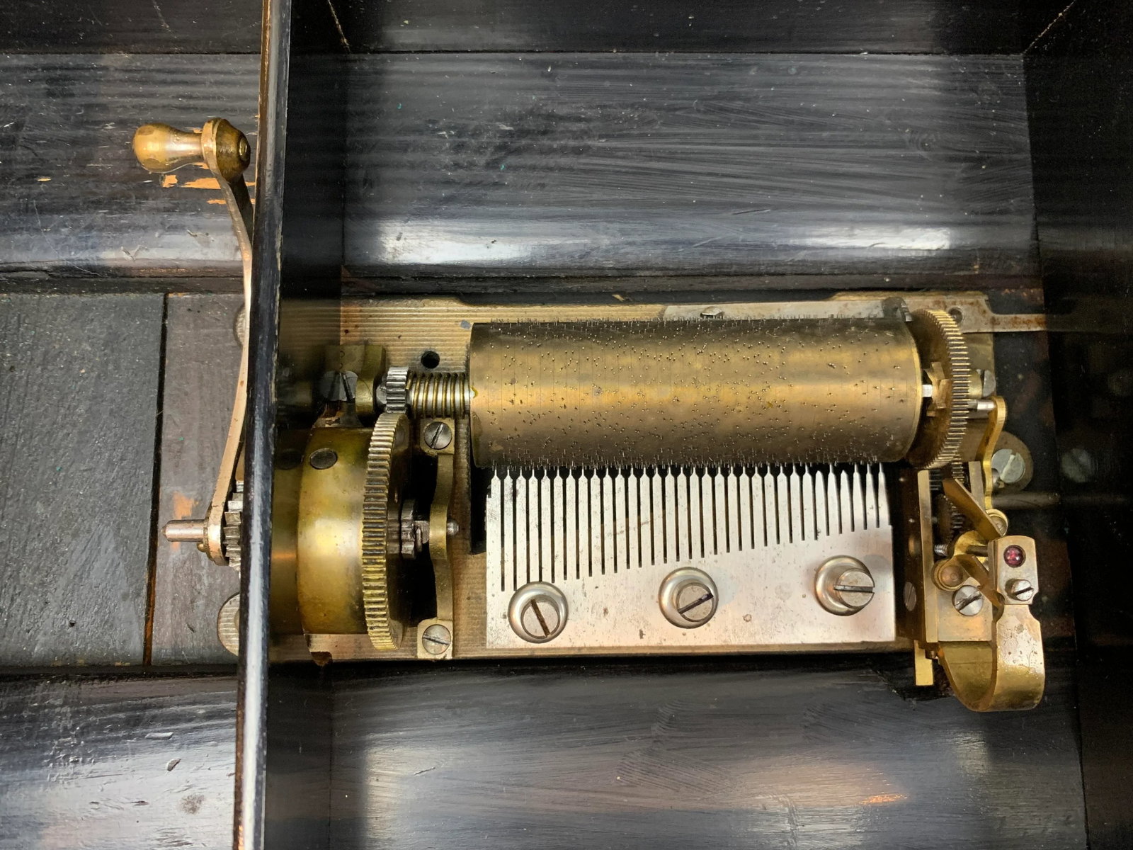 Swiss Music Box, Etouffoirs en Acier 6 Airs Late 1800's - 6