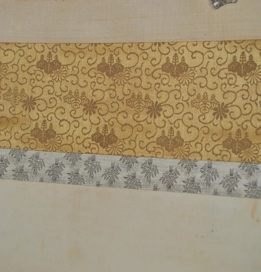 Japanese Emperor Taisho Scroll Ink on Silk Signed Gilt Laquered Wood Rollers - 7