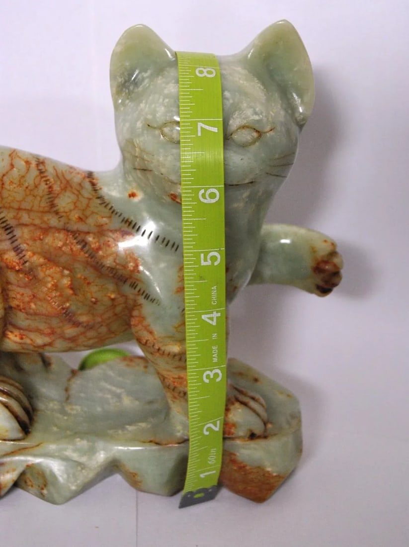 Antique Jade Green Onyx Buddhist Cat Sculpture Maneki-Neko - 7