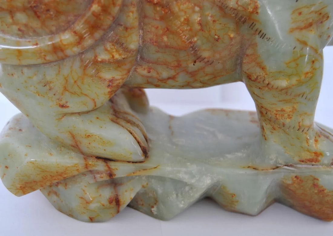 Antique Jade Green Onyx Buddhist Cat Sculpture Maneki-Neko - 8