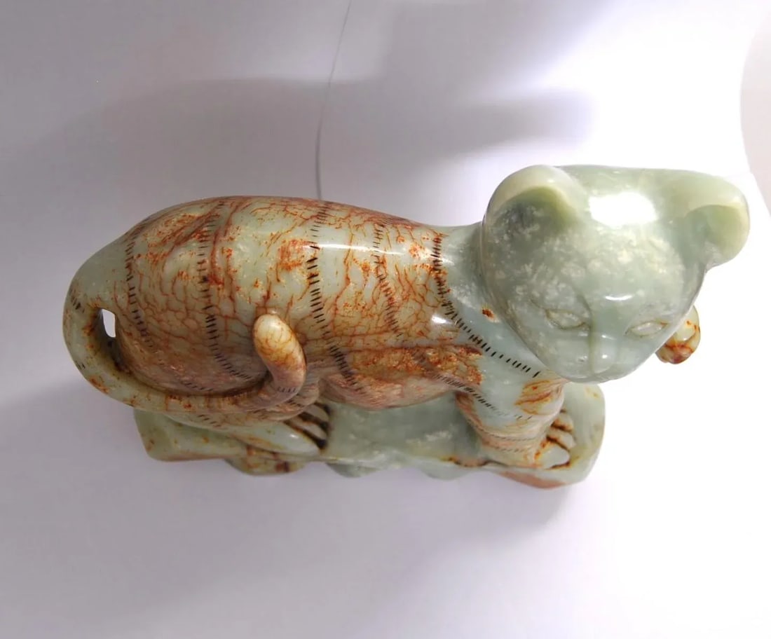 Antique Jade Green Onyx Buddhist Cat Sculpture Maneki-Neko - 9