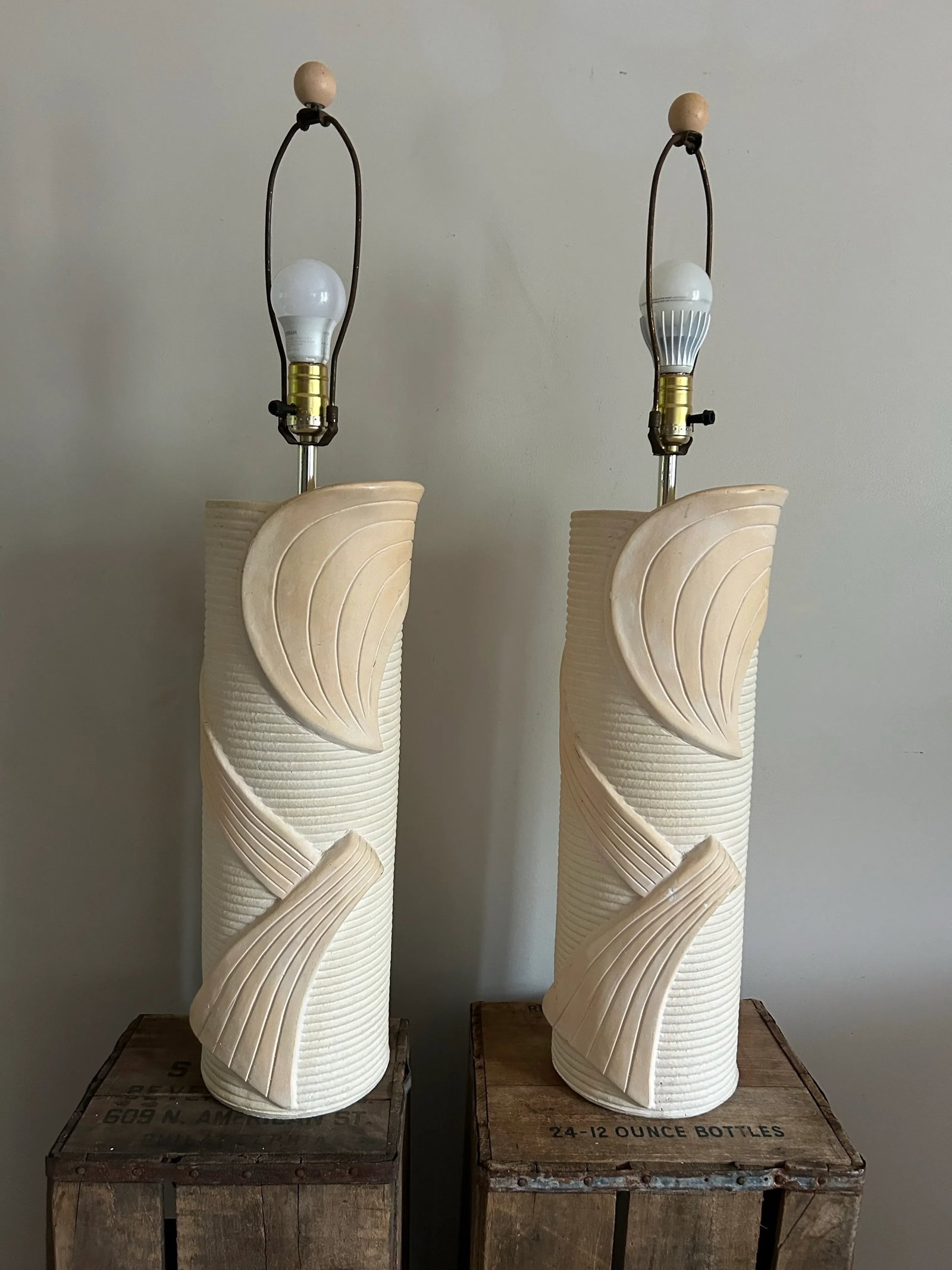 Vintage 1970's Pair of Ceramic Textured Cylinder Table Lamps by Ross - 2