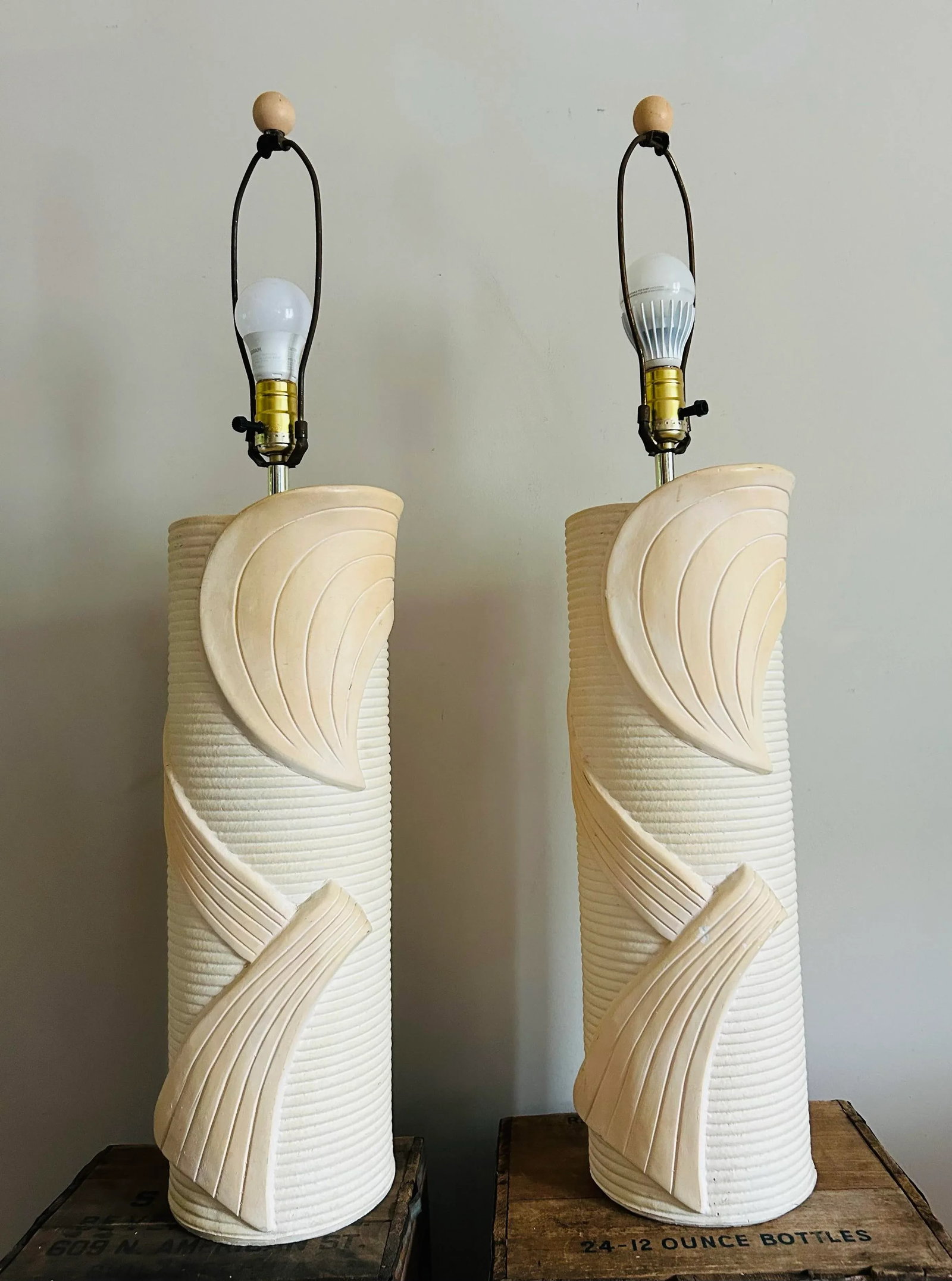 Vintage 1970's Pair of Ceramic Textured Cylinder Table Lamps by Ross - 3