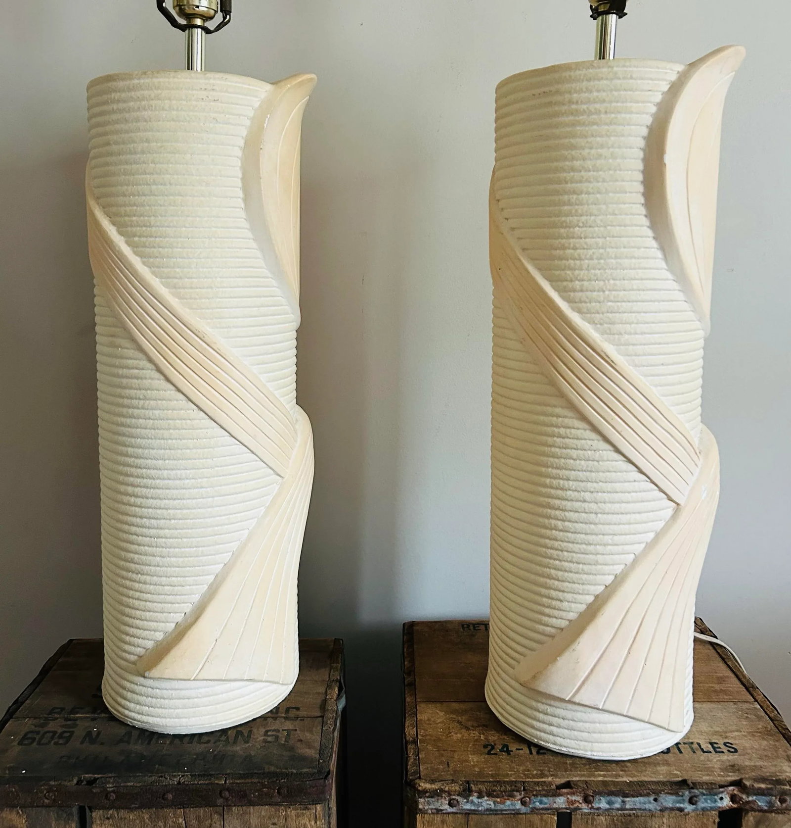 Vintage 1970's Pair of Ceramic Textured Cylinder Table Lamps by Ross - 6