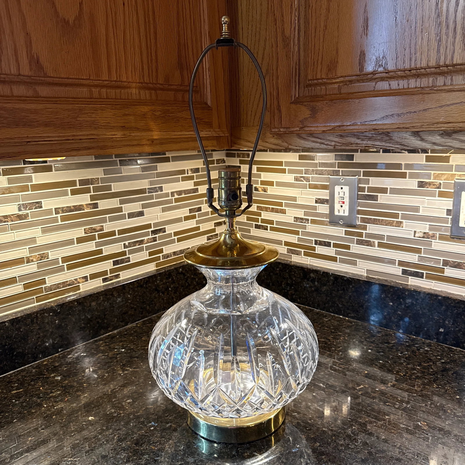 1960s Waterford Crystal Lamp With Brass Detailing - 5