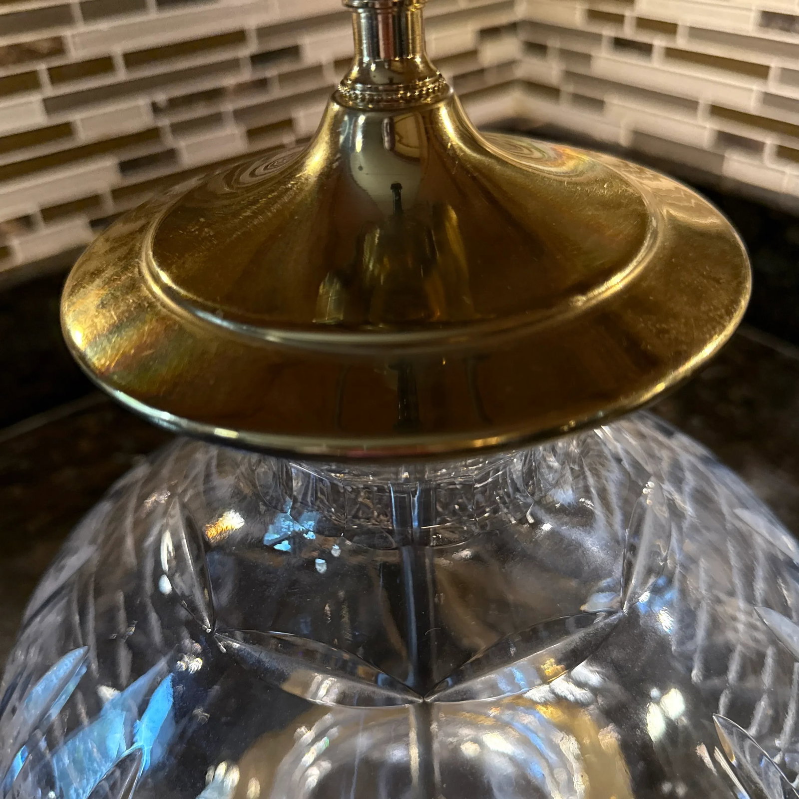 1960s Waterford Crystal Lamp With Brass Detailing - 6