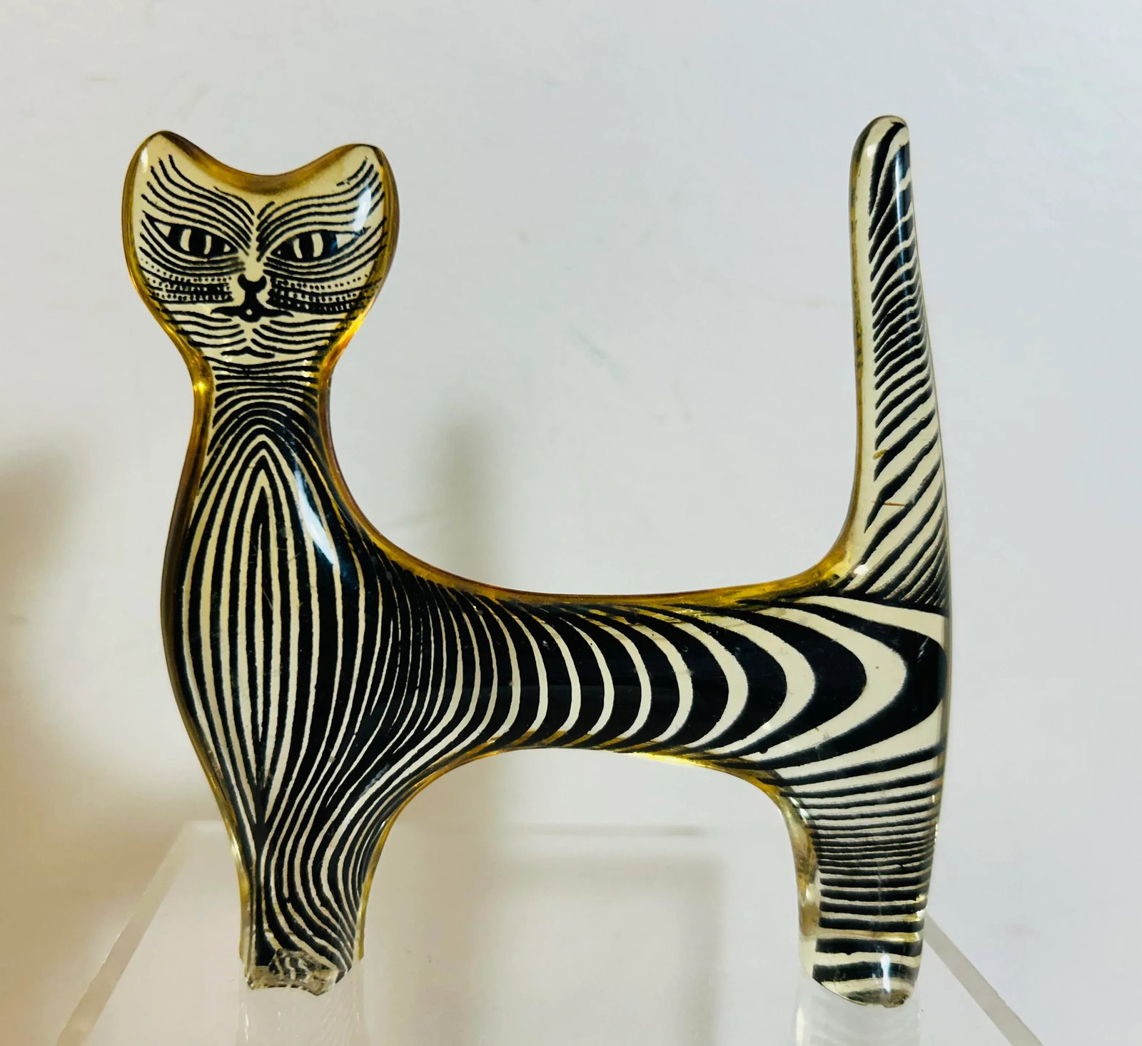 Vintage Op Art Lucite Striped Cat by Brazilian Artist Abraham Palatnik - 5