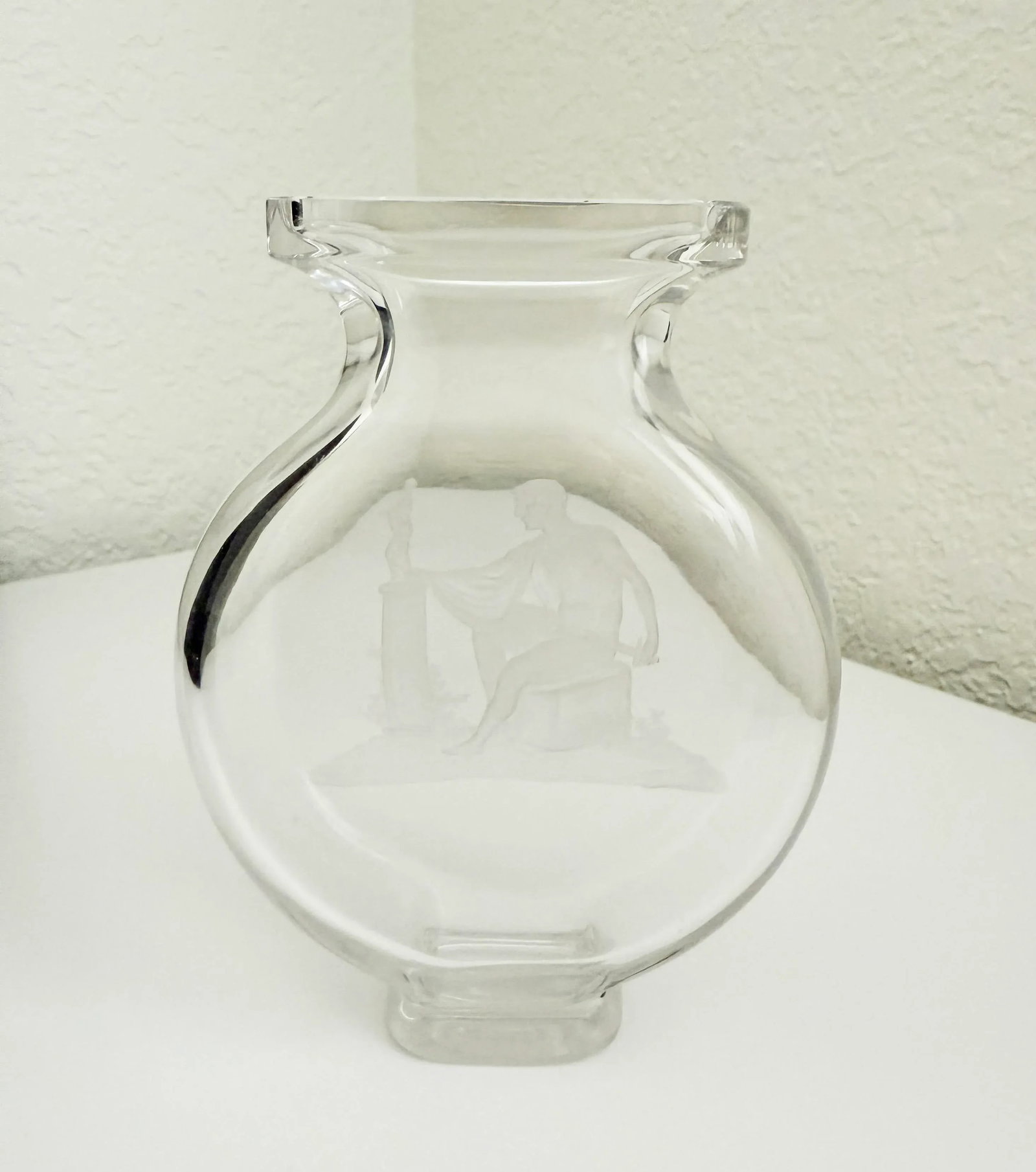 1880s Baccarat Crystal Vase With Neoclassic Intaglio Design - 10