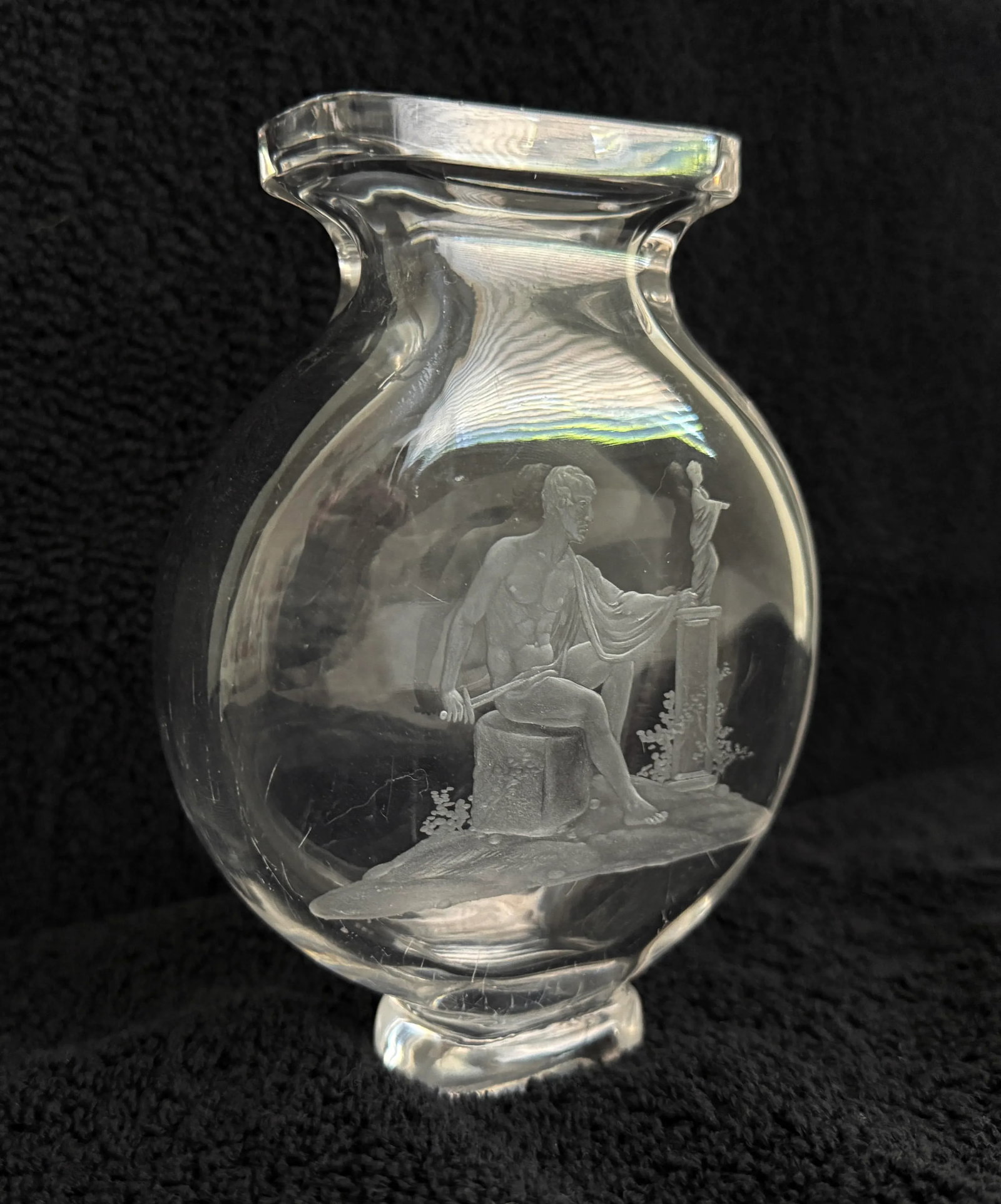 1880s Baccarat Crystal Vase With Neoclassic Intaglio Design - 3