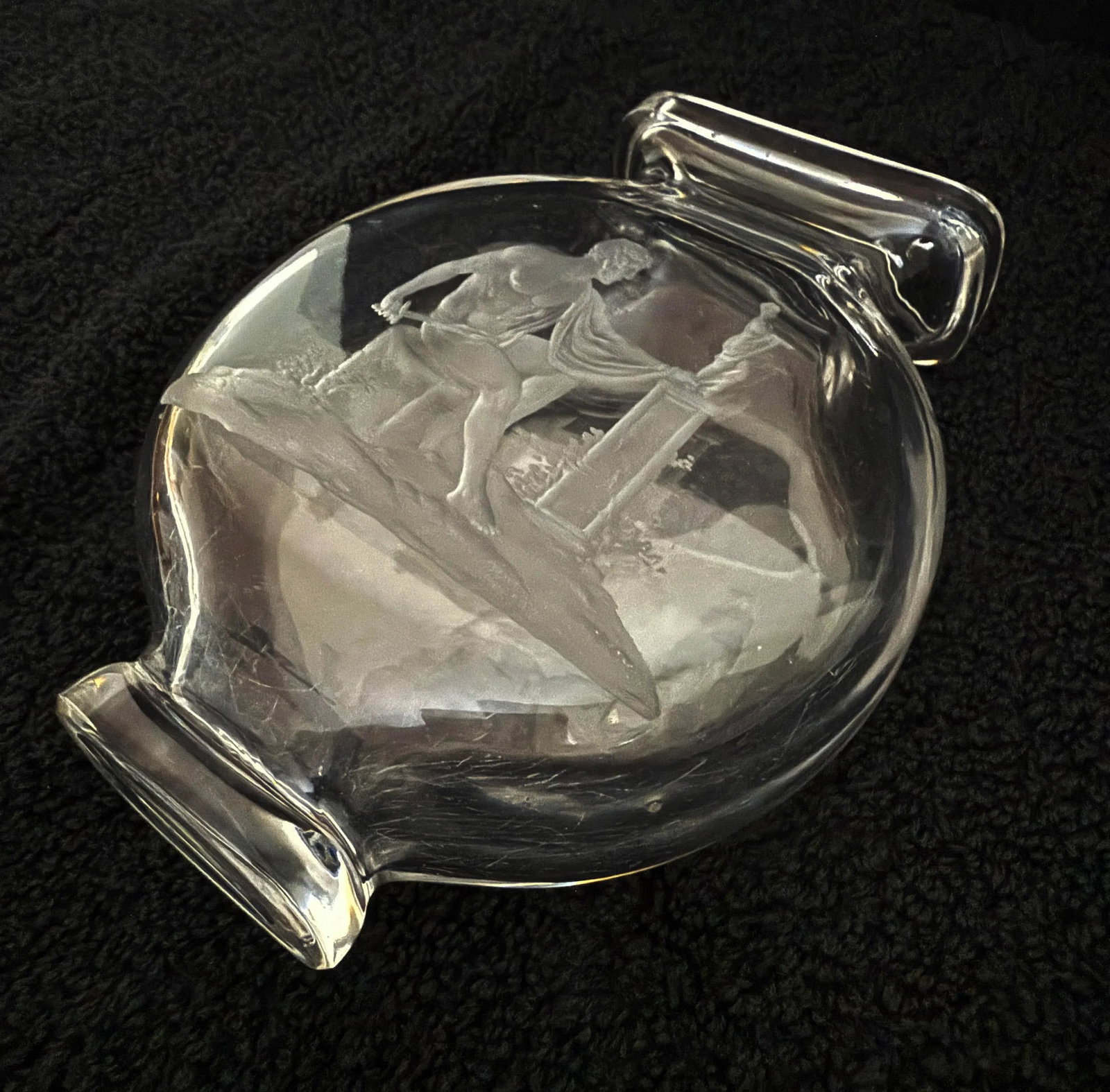 1880s Baccarat Crystal Vase With Neoclassic Intaglio Design - 4