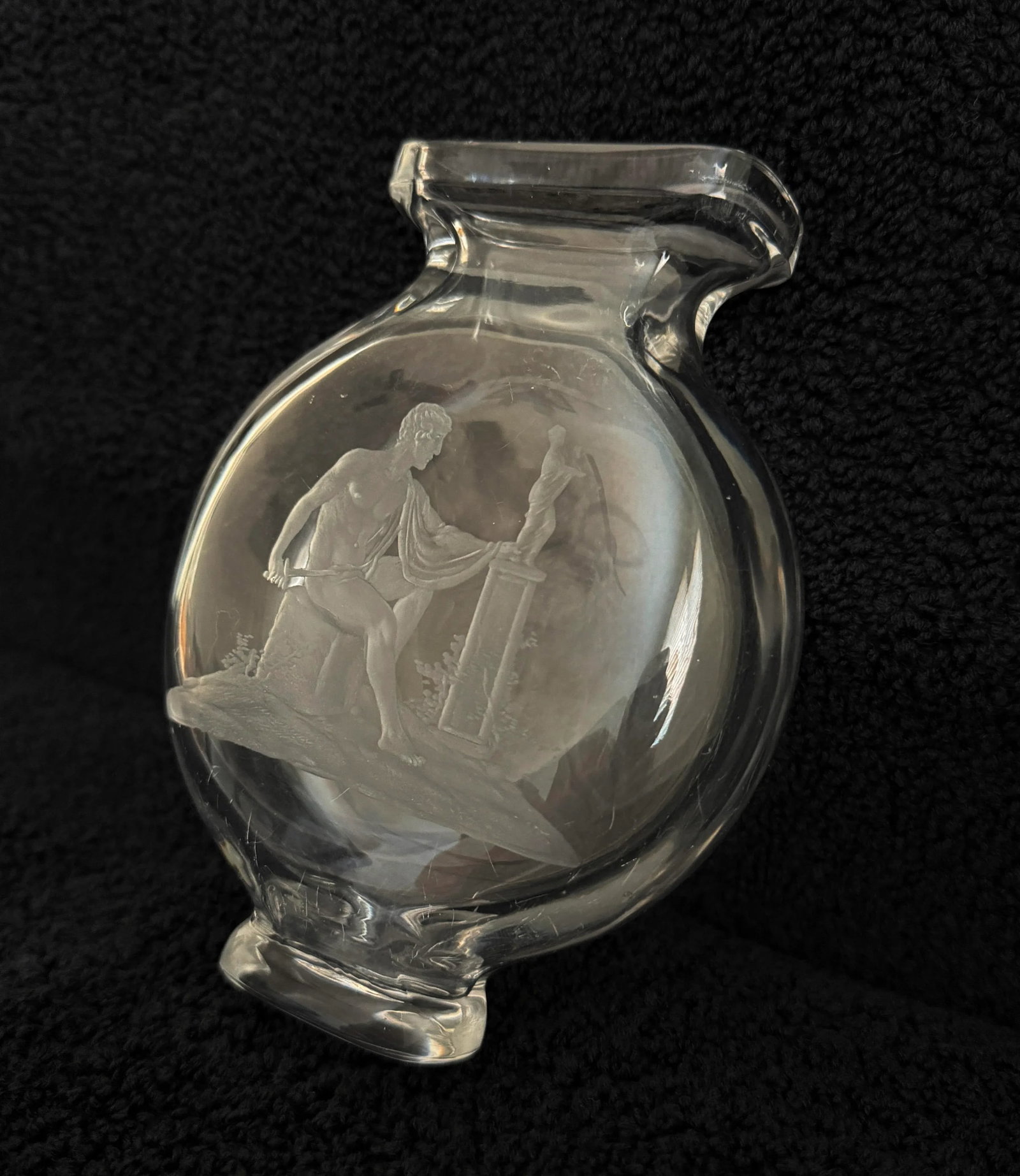 1880s Baccarat Crystal Vase With Neoclassic Intaglio Design - 6