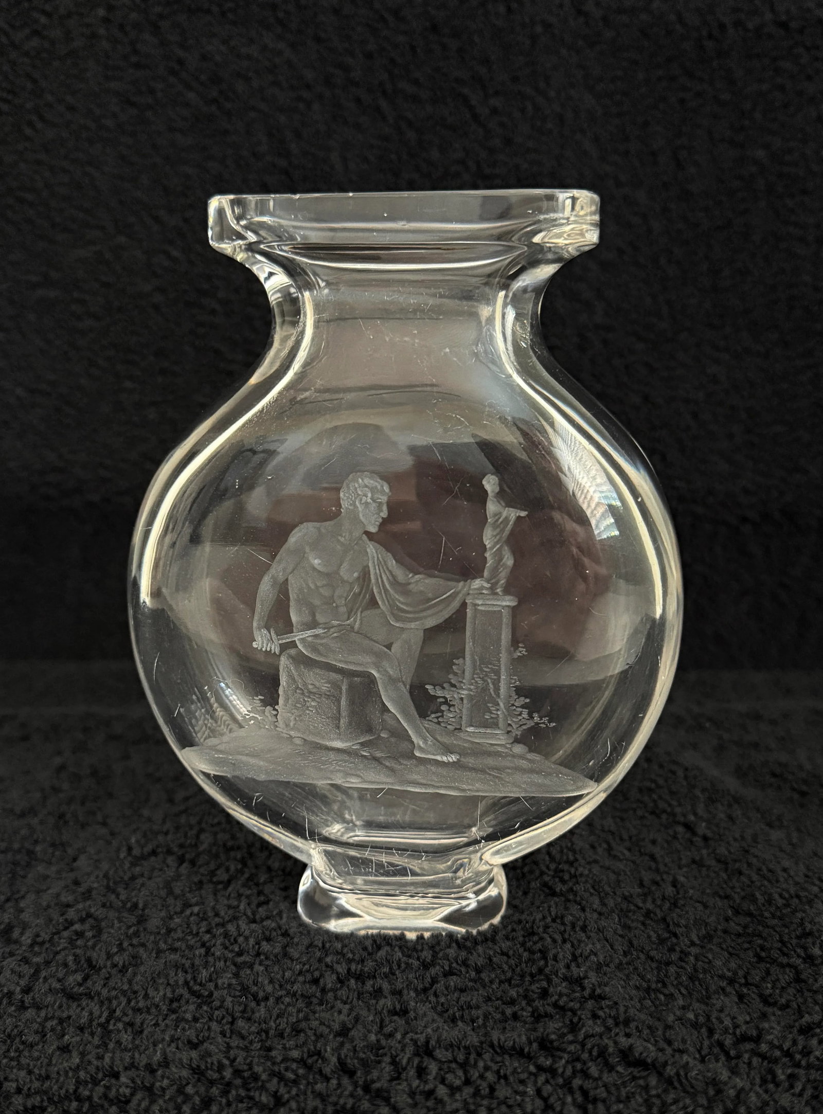 1880s Baccarat Crystal Vase With Neoclassic Intaglio Design - 7