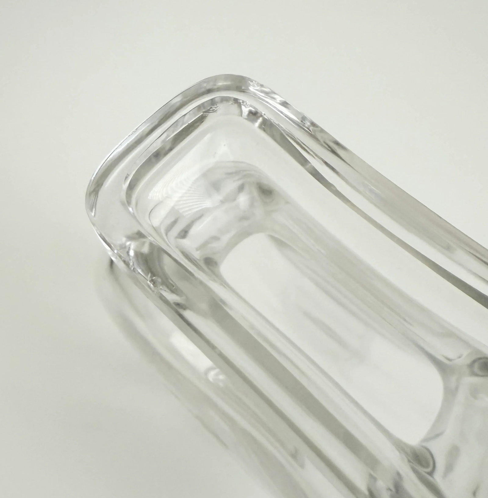 1880s Baccarat Crystal Vase With Neoclassic Intaglio Design - 8