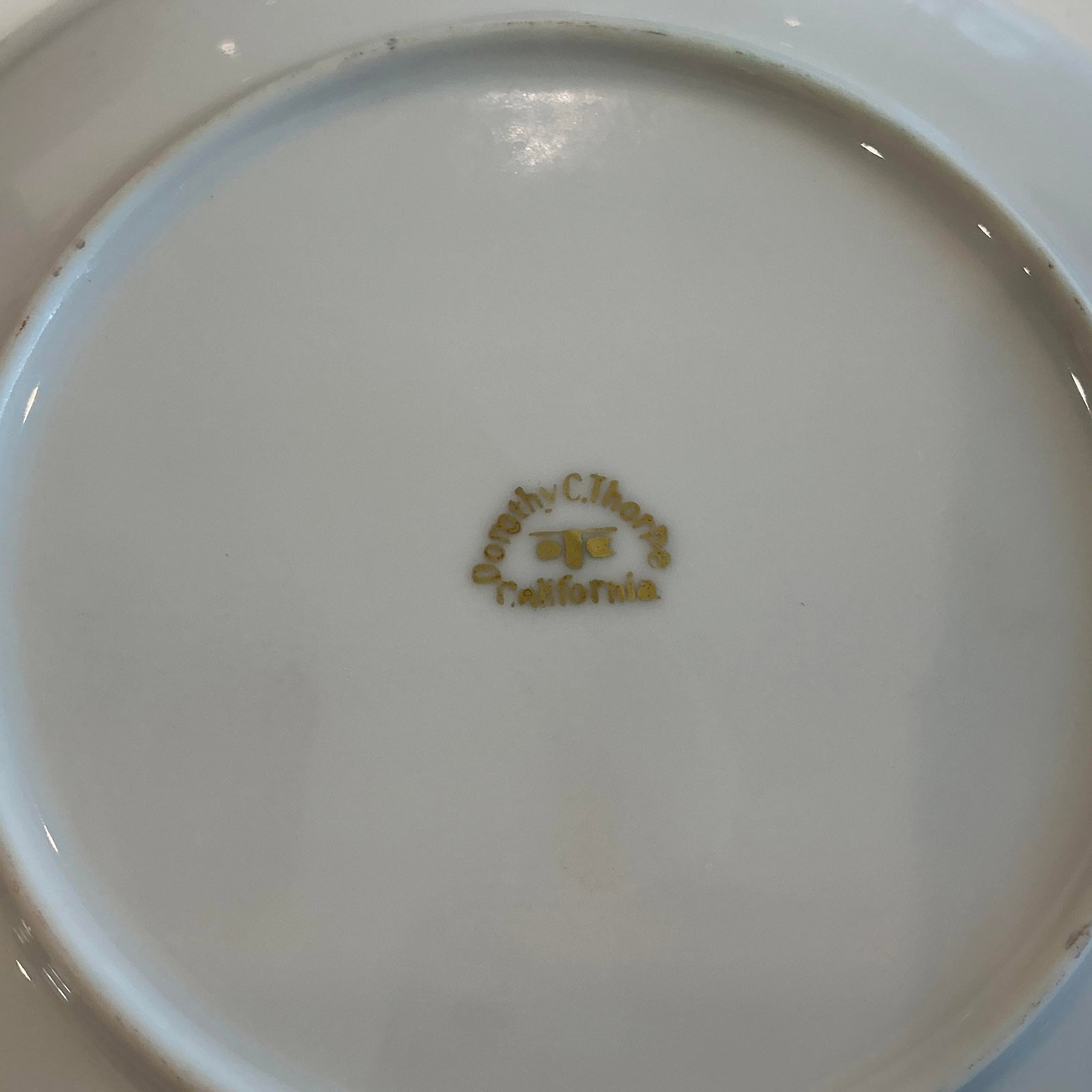 Vintage Dorothy C. Thorpe China Persimmon and Gold China Set- 31 Pieces - 7