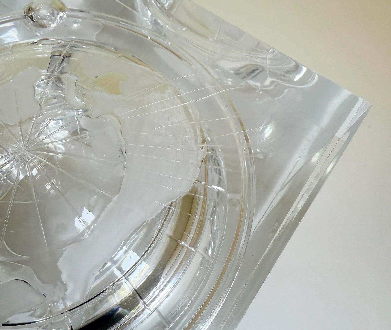 1960s Alessandro Albrizzi Lucite World Globe Ice Bucket - 5
