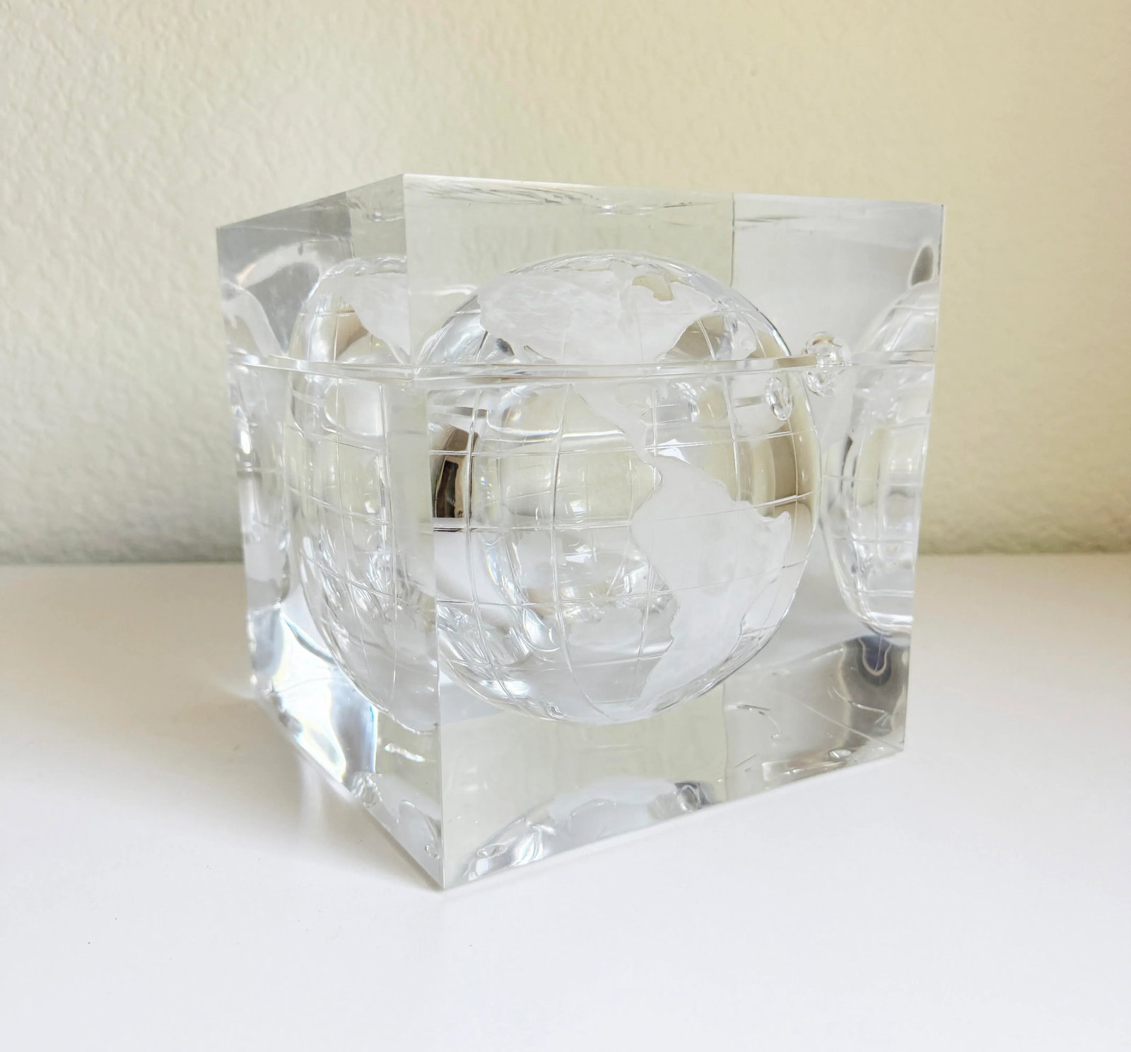 1960s Alessandro Albrizzi Lucite World Globe Ice Bucket - 6