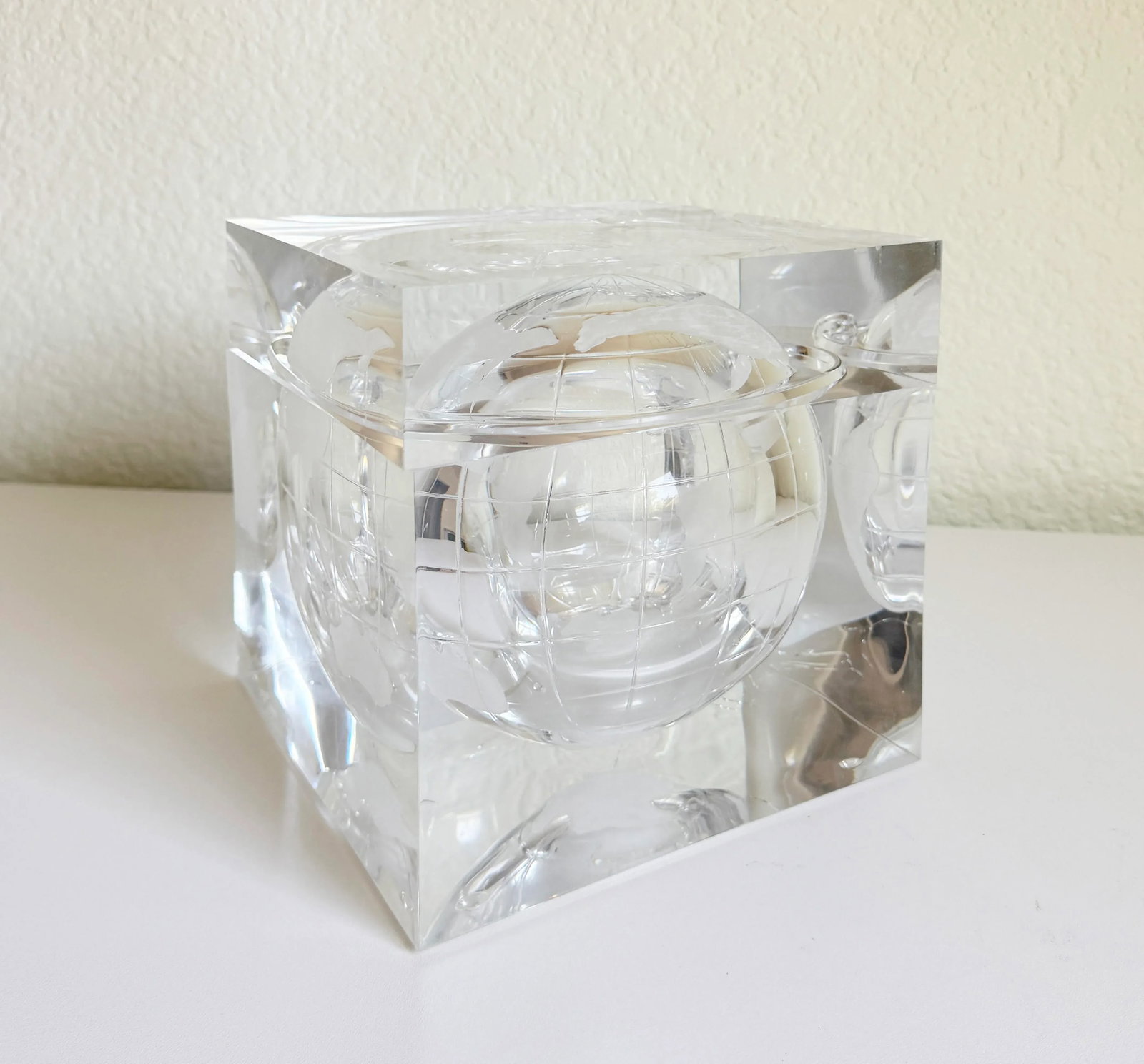 1960s Alessandro Albrizzi Lucite World Globe Ice Bucket - 7