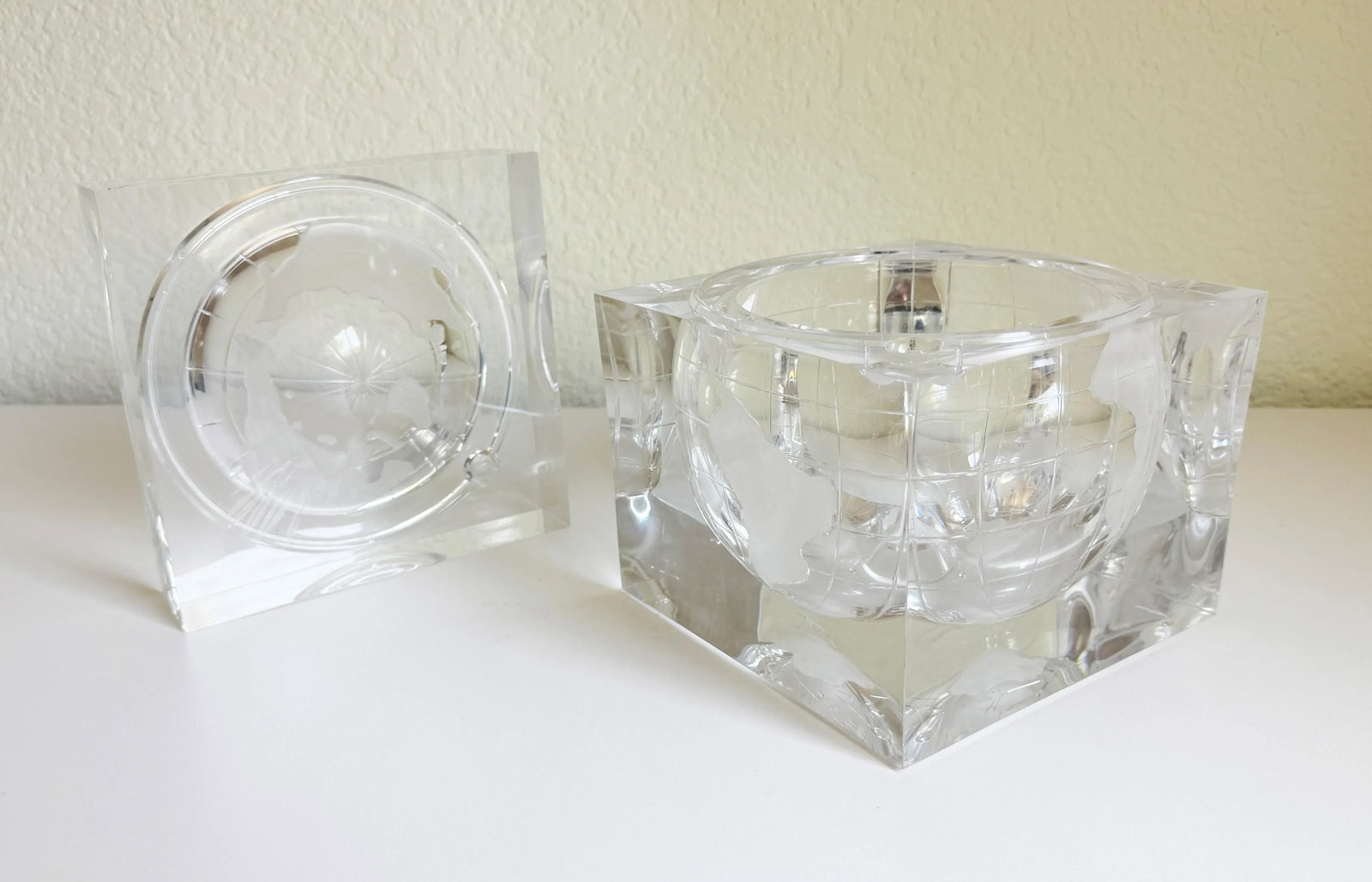 1960s Alessandro Albrizzi Lucite World Globe Ice Bucket - 8