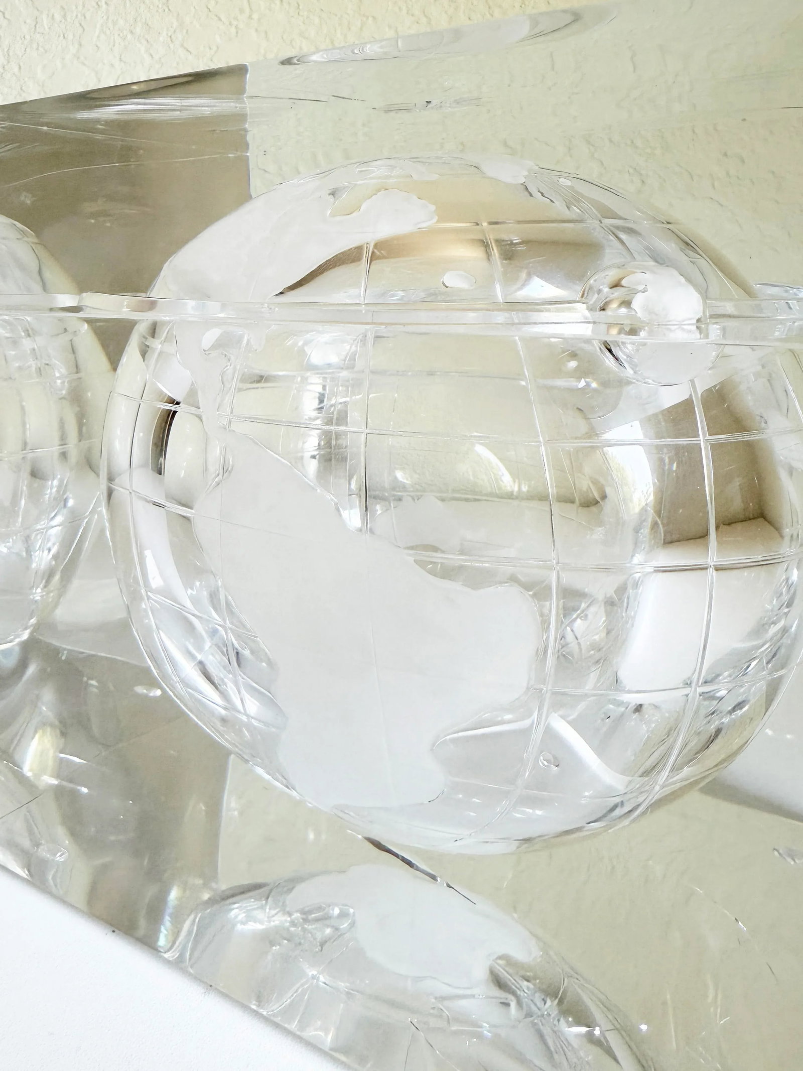 1960s Alessandro Albrizzi Lucite World Globe Ice Bucket - 9