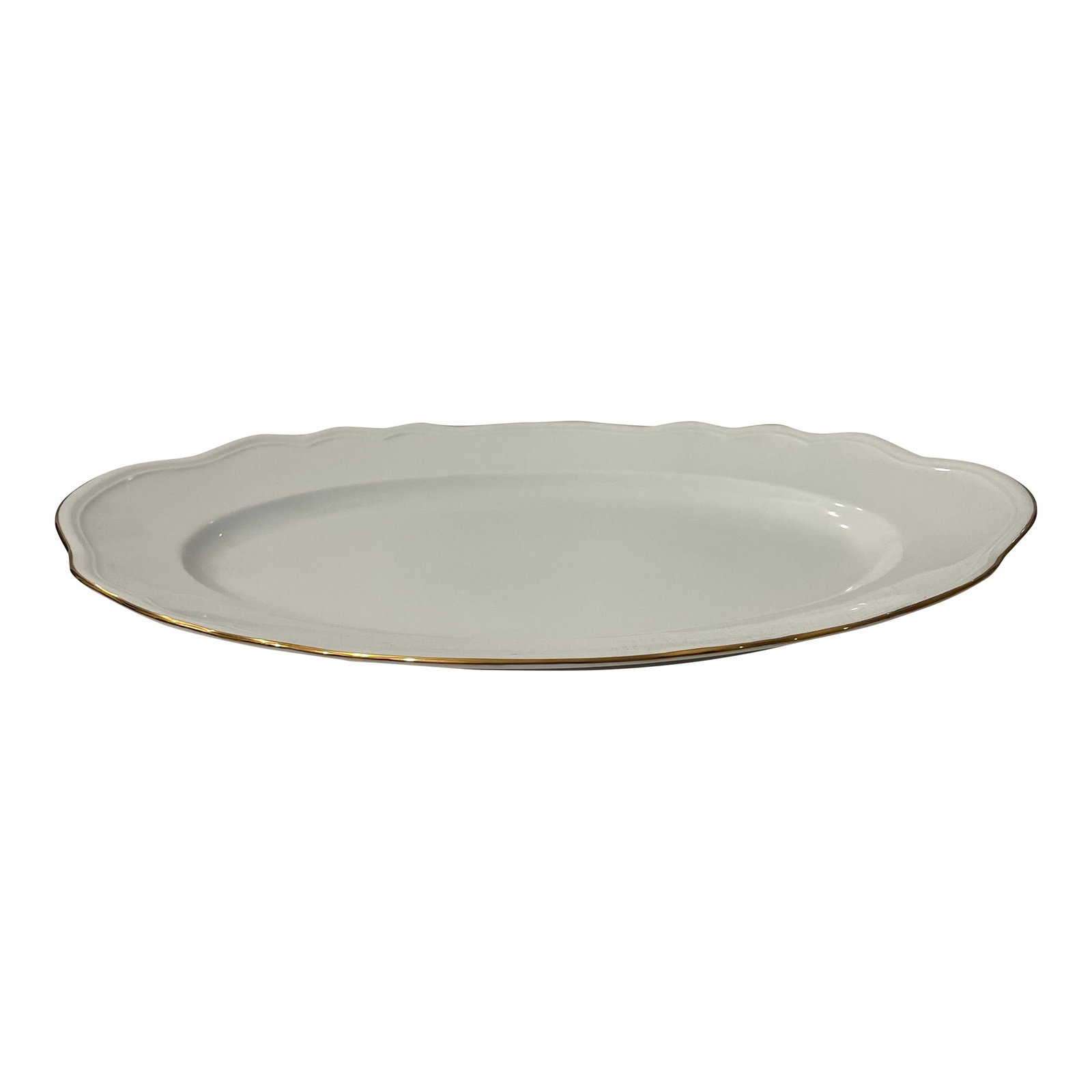 1980s Mikasa Gold Coin Large Oval Serving Platter: Mikasa Fine China Gold Coin Serving Platter, Made in Japan. Description: All White, Embossed Line On Edge Pattern: Gold Coin by Mikasa Status: Discontinued. Period: 1985 - 1985 This platter is part