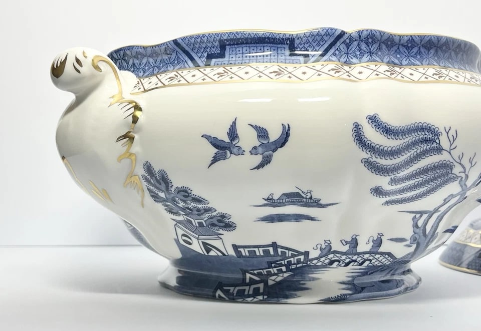 1990s Royal Doulton "Real Old Willow" Majestic Collection Porcelain Soup Tureen & Lid - 4
