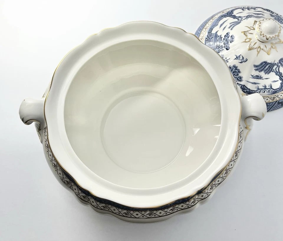 1990s Royal Doulton "Real Old Willow" Majestic Collection Porcelain Soup Tureen & Lid - 6