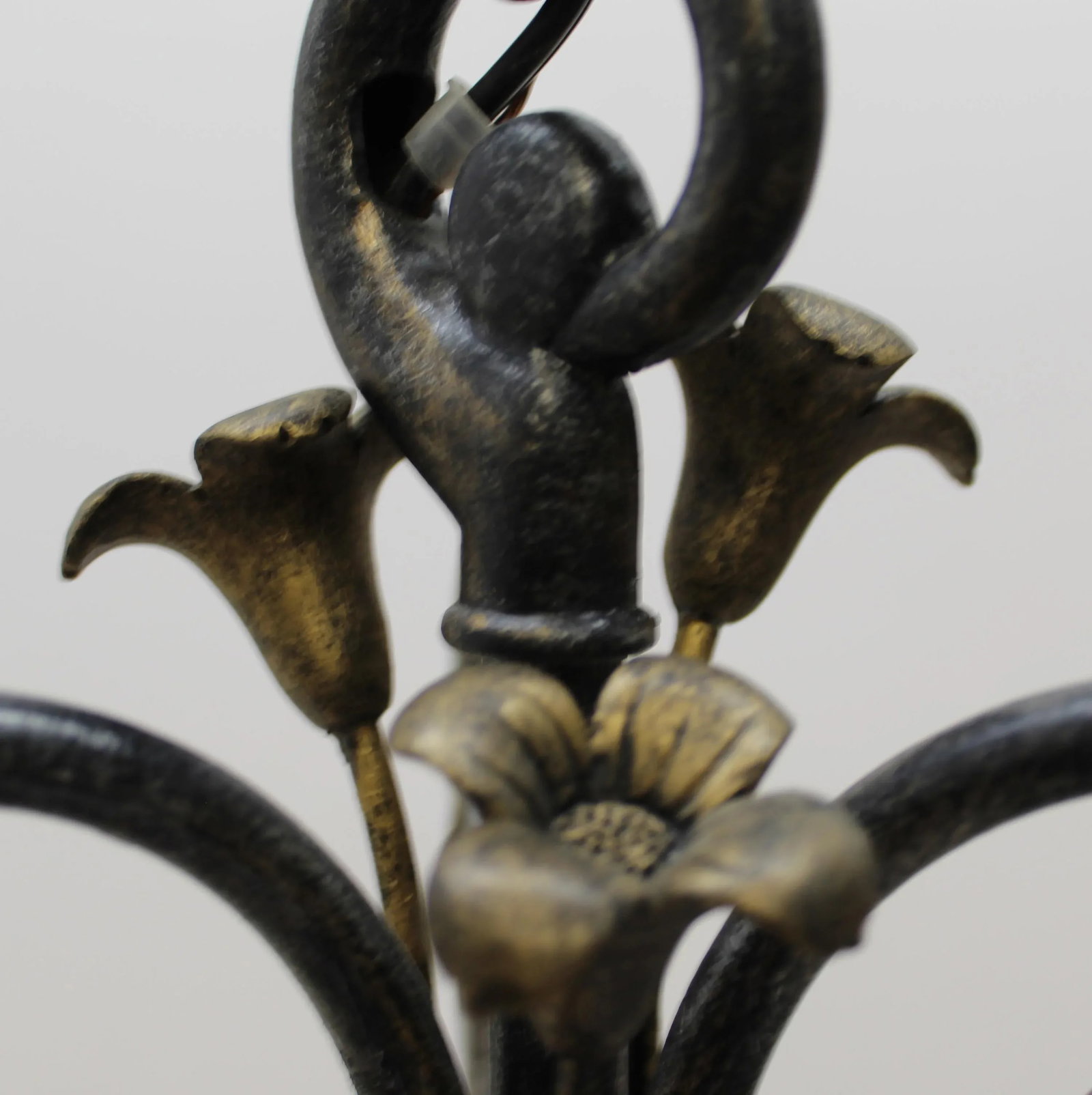 Iridescent Glass & Wrought Iron Flowers Pendant Light - 8