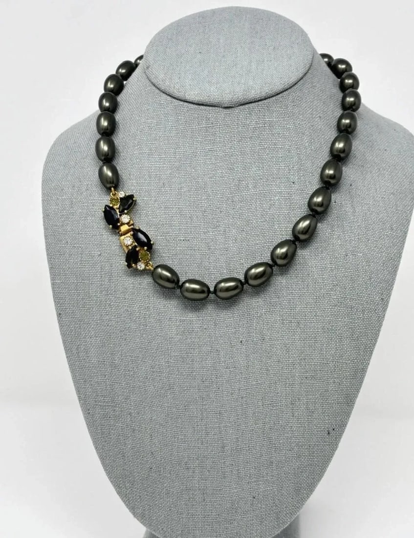 1980s Monet Dark Gray Baroque Pearl Necklace With Rhinestone Clasp - 11