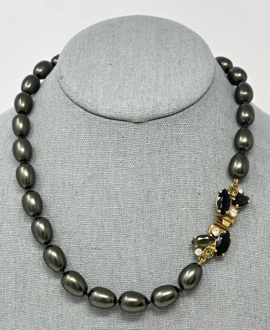 1980s Monet Dark Gray Baroque Pearl Necklace With Rhinestone Clasp - 7